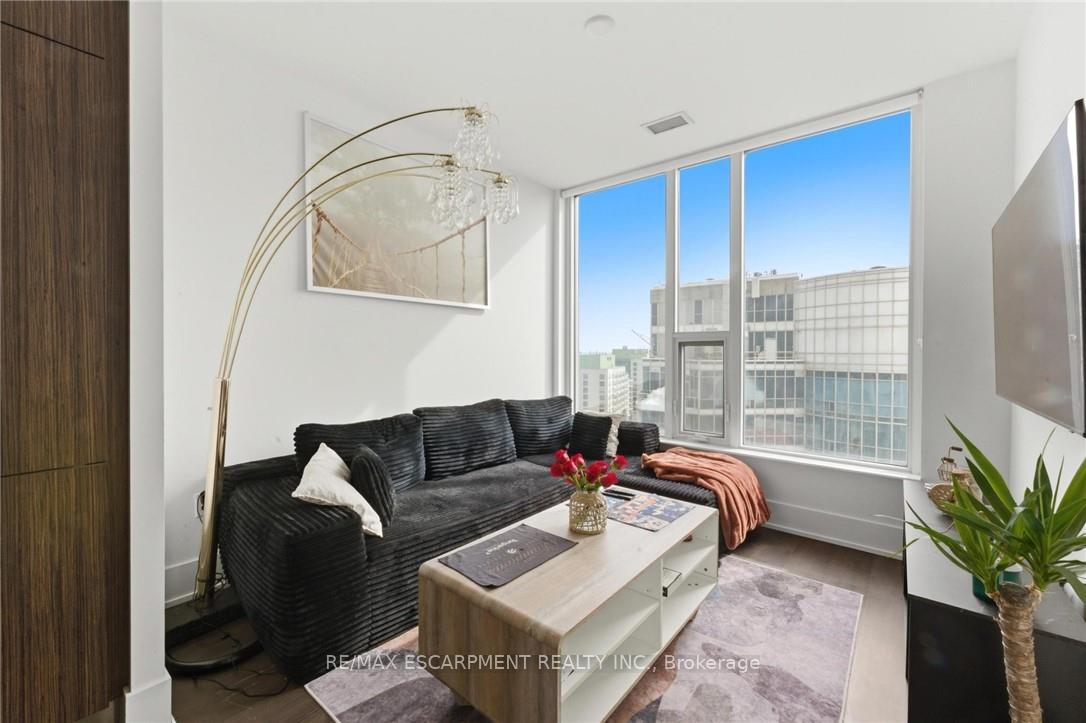 Photo 5 of Unit 3807, 10 York Street, Toronto, Waterfront Communities — HOMEH