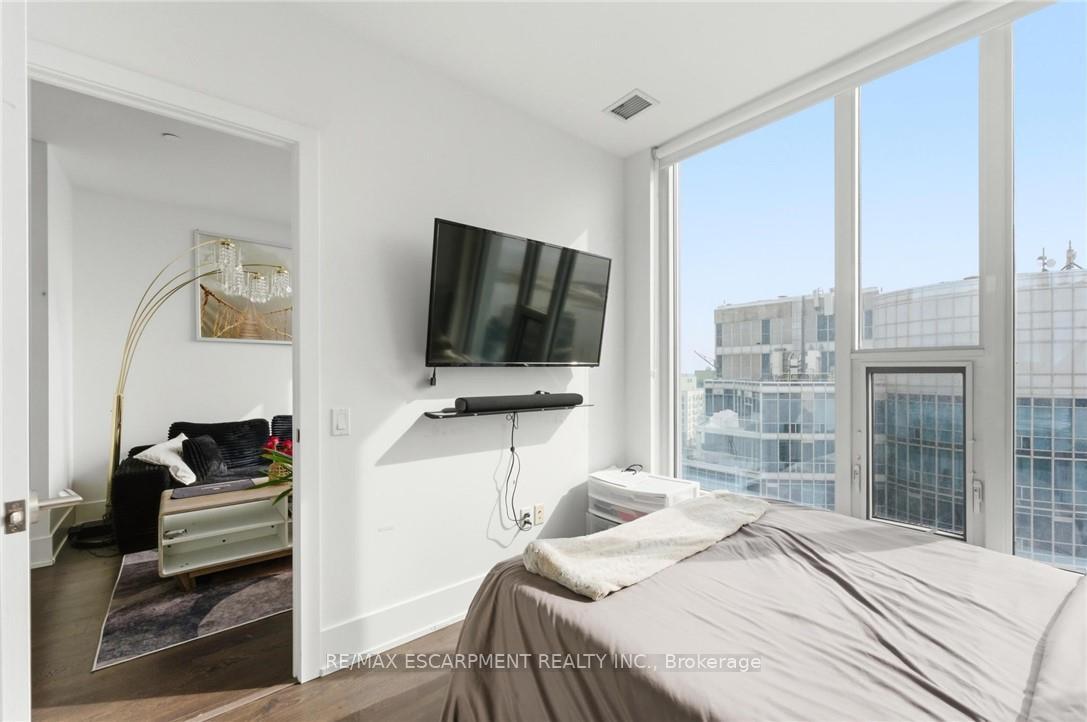 Photo 14 of Unit 3807, 10 York Street, Toronto, Waterfront Communities — HOMEH