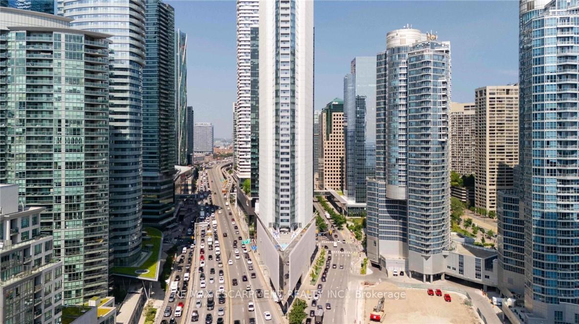 Photo 37 of Unit 3807, 10 York Street, Toronto, Waterfront Communities — HOMEH