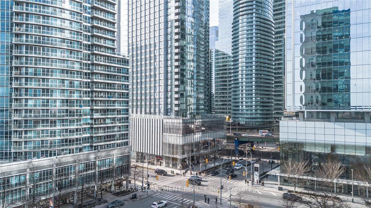 Photo 40 of Unit 3807, 10 York Street, Toronto, Waterfront Communities — HOMEH