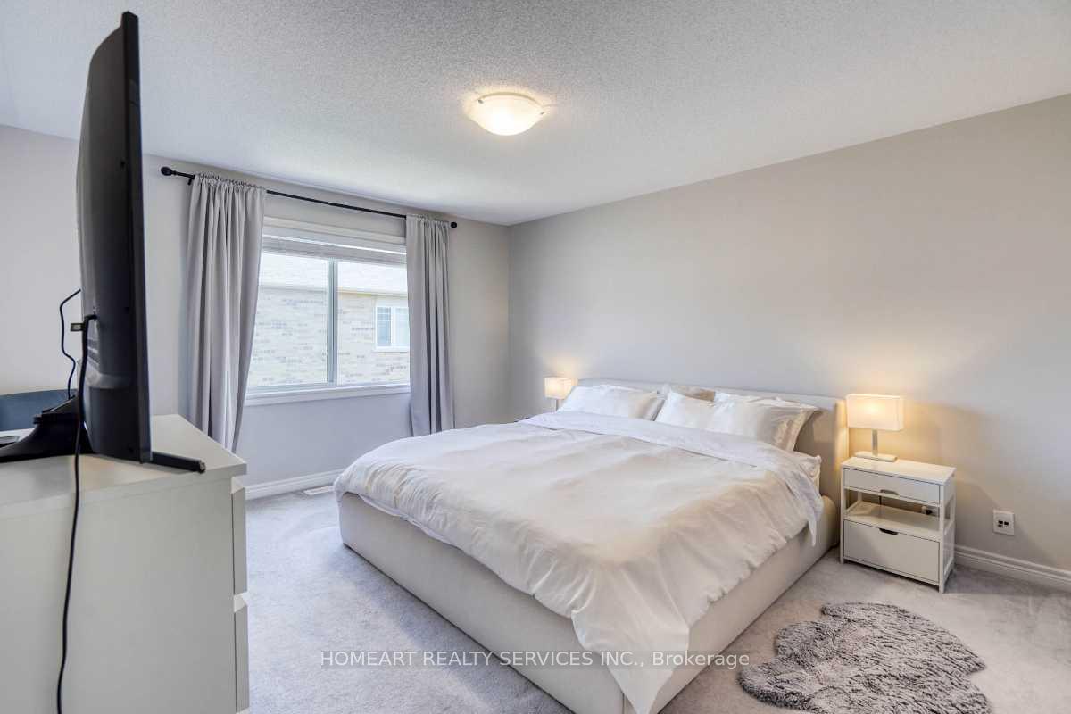 Photo 18 of 2337 Steeplechase Street, Oshawa, Windfields — HOMEH