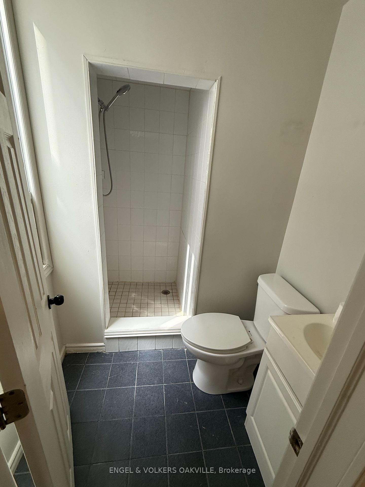 Photo 8 of Unit 3, 155 Lakeshore Road E, Oakville, Old Oakville — HOMEH