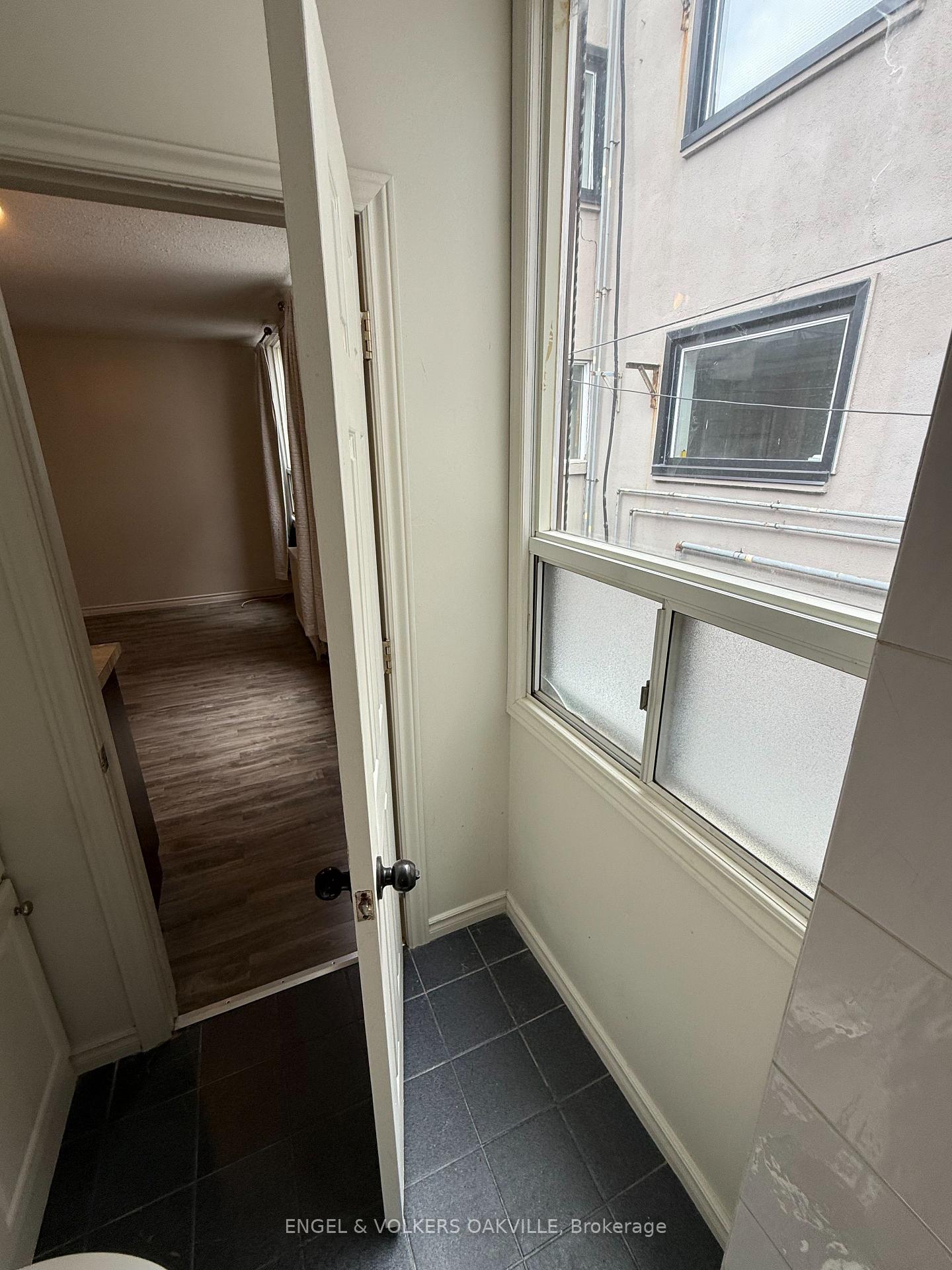 Photo 9 of Unit 3, 155 Lakeshore Road E, Oakville, Old Oakville — HOMEH