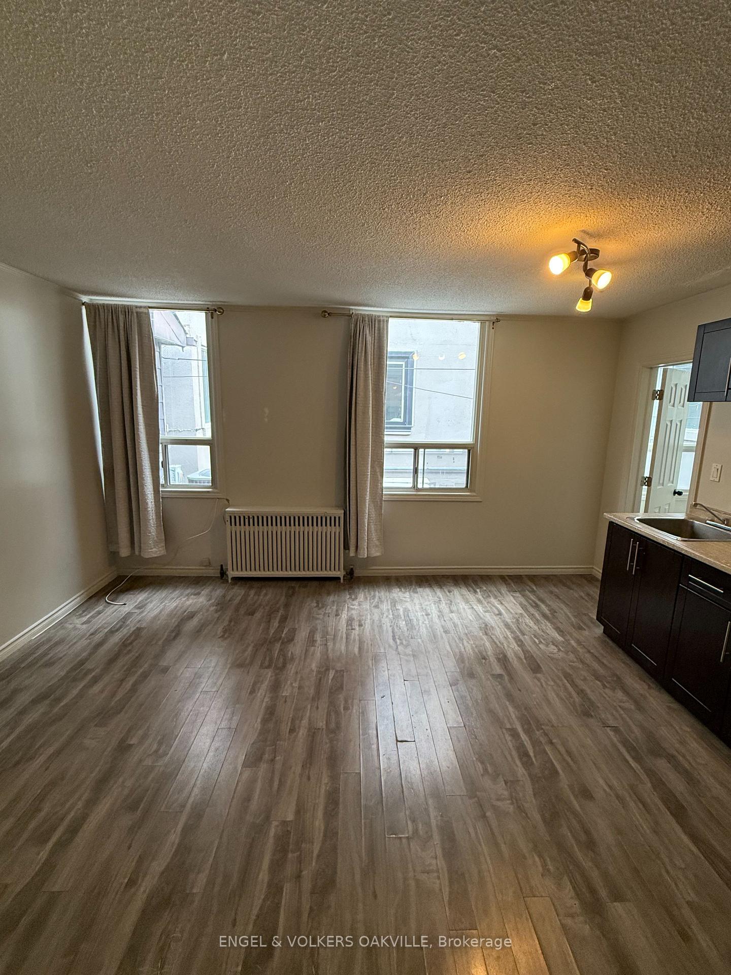 Photo 10 of Unit 3, 155 Lakeshore Road E, Oakville, Old Oakville — HOMEH