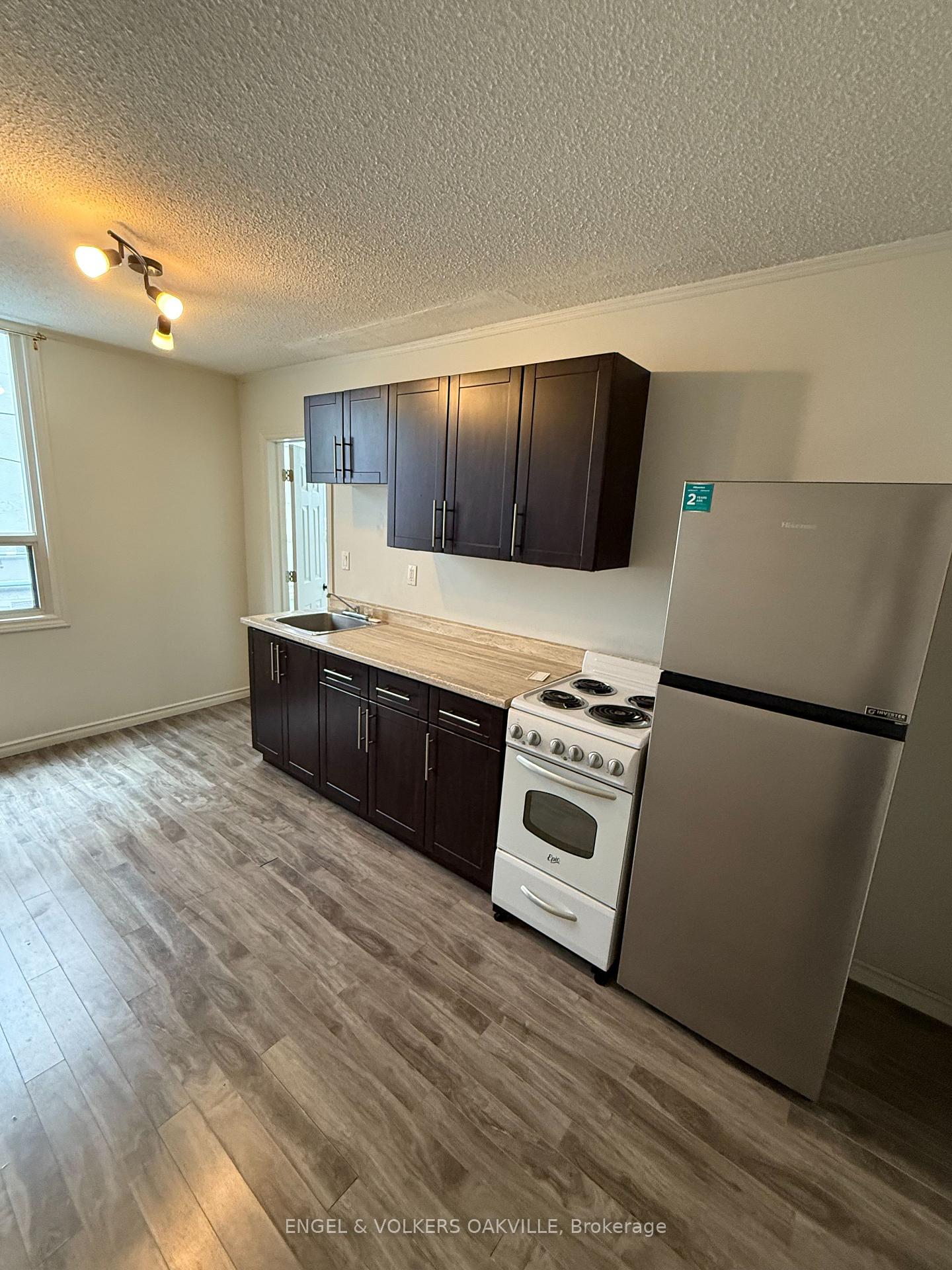 Photo 11 of Unit 3, 155 Lakeshore Road E, Oakville, Old Oakville — HOMEH
