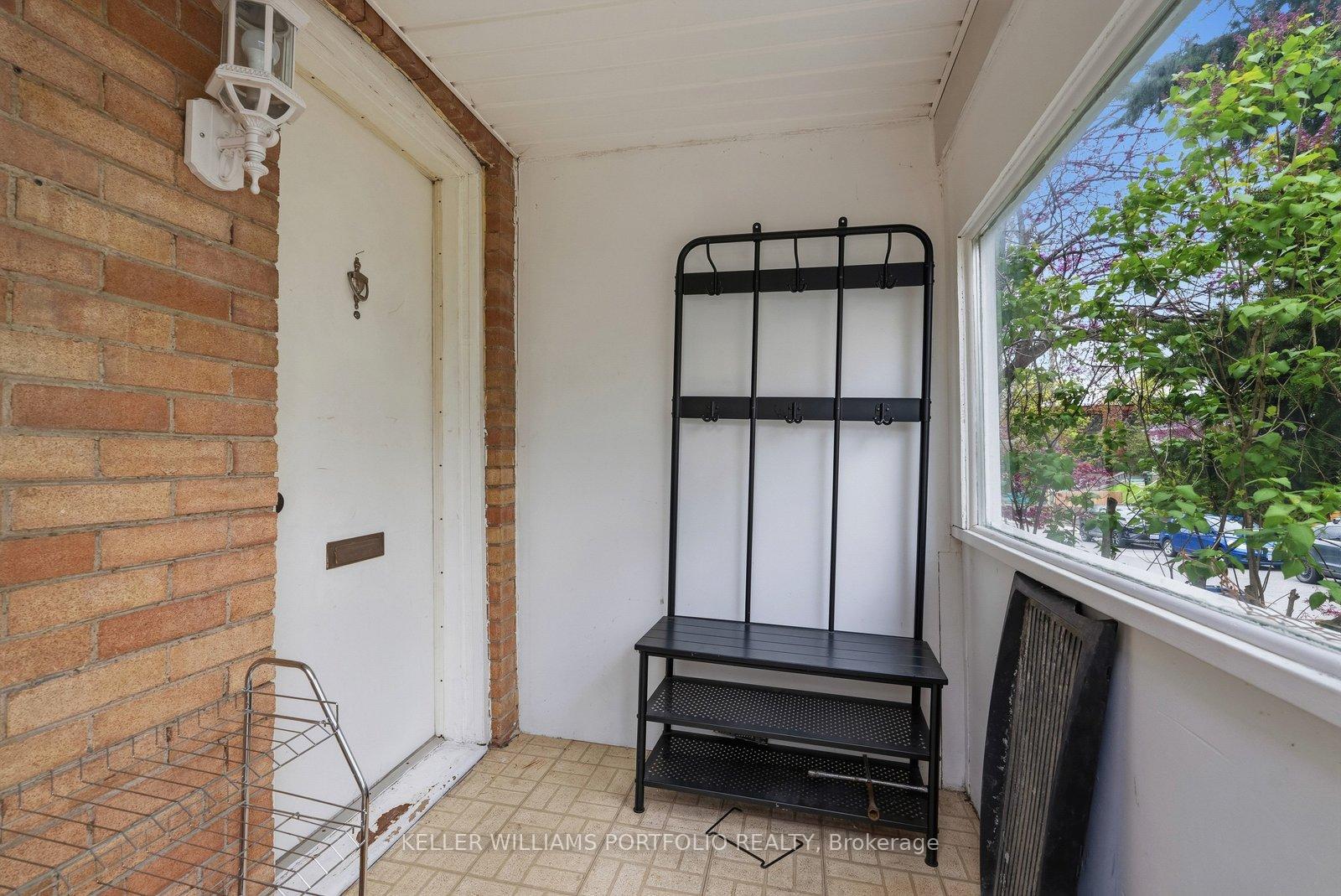 Photo 4 of 15 Myrtle Avenue, Toronto, South Riverdale — HOMEH