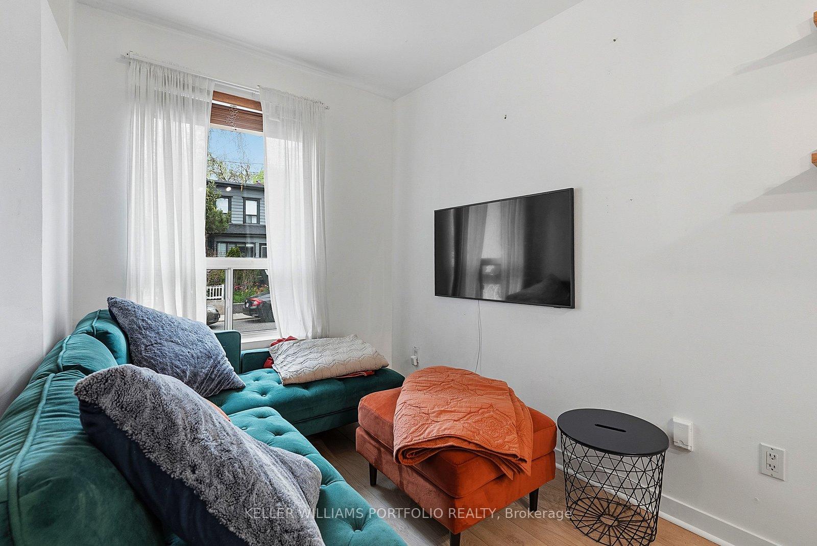 Photo 10 of 15 Myrtle Avenue, Toronto, South Riverdale — HOMEH