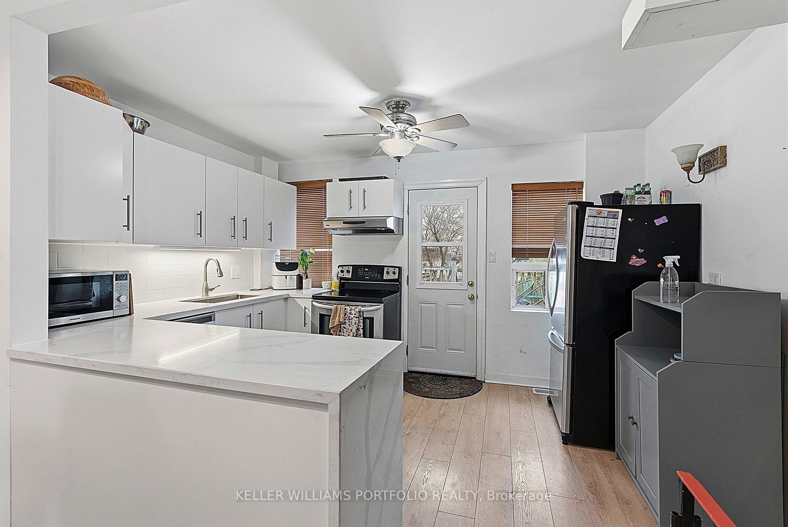 Photo 13 of 15 Myrtle Avenue, Toronto, South Riverdale — HOMEH