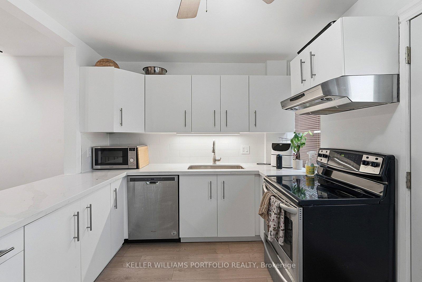 Photo 14 of 15 Myrtle Avenue, Toronto, South Riverdale — HOMEH