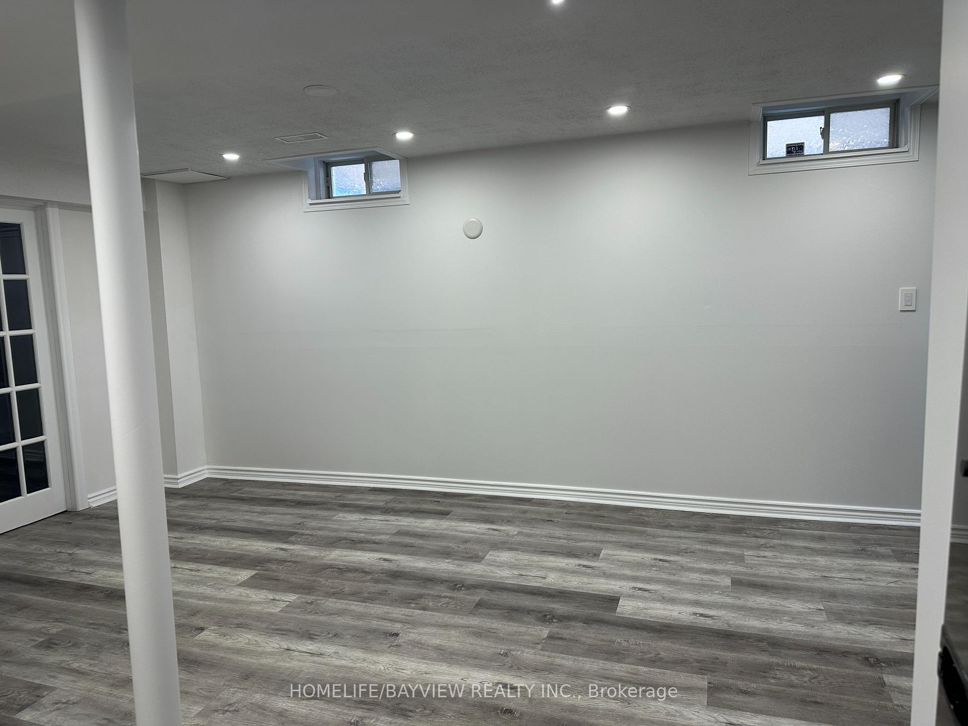 Photo 18 of 36 Rosanna(Lower Level) Crescent, Vaughan, Maple — HOMEH