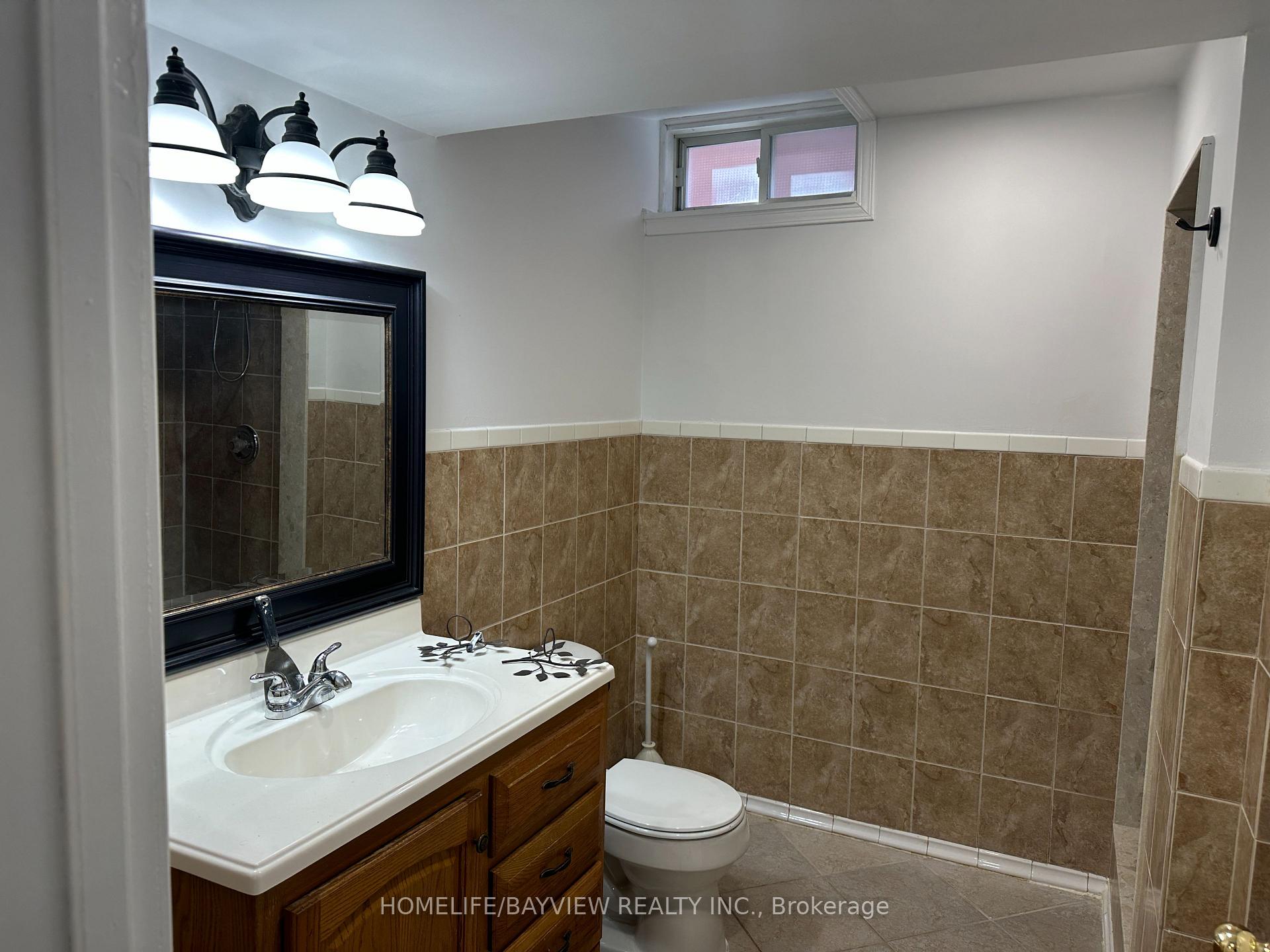 Photo 19 of 36 Rosanna(Lower Level) Crescent, Vaughan, Maple — HOMEH