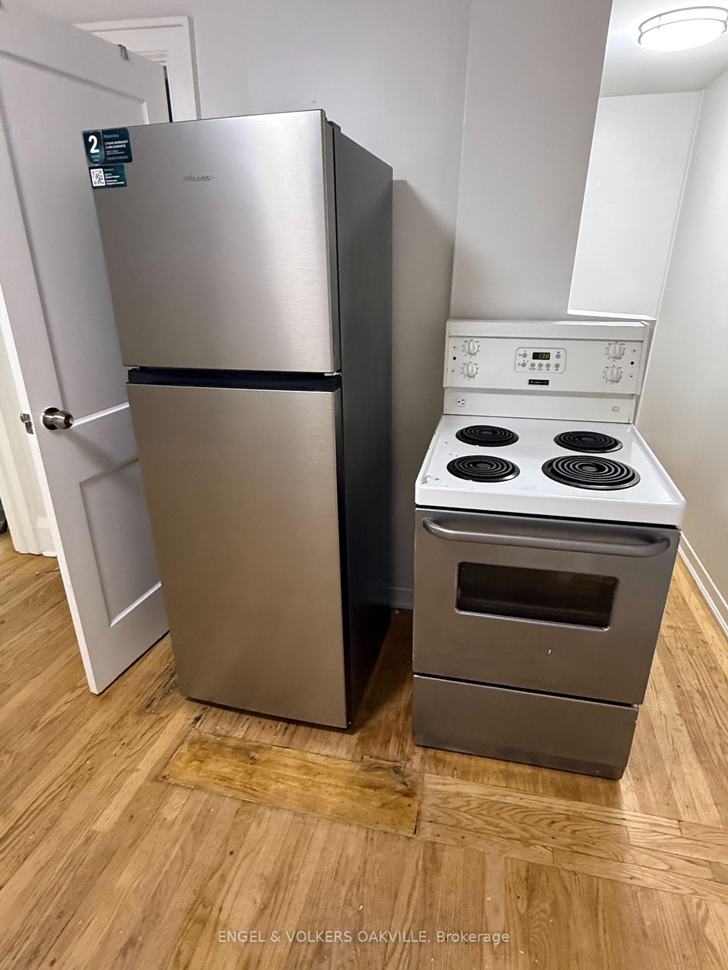 Photo 5 of Unit 2, 155 Lakeshore Road E, Oakville, Old Oakville — HOMEH