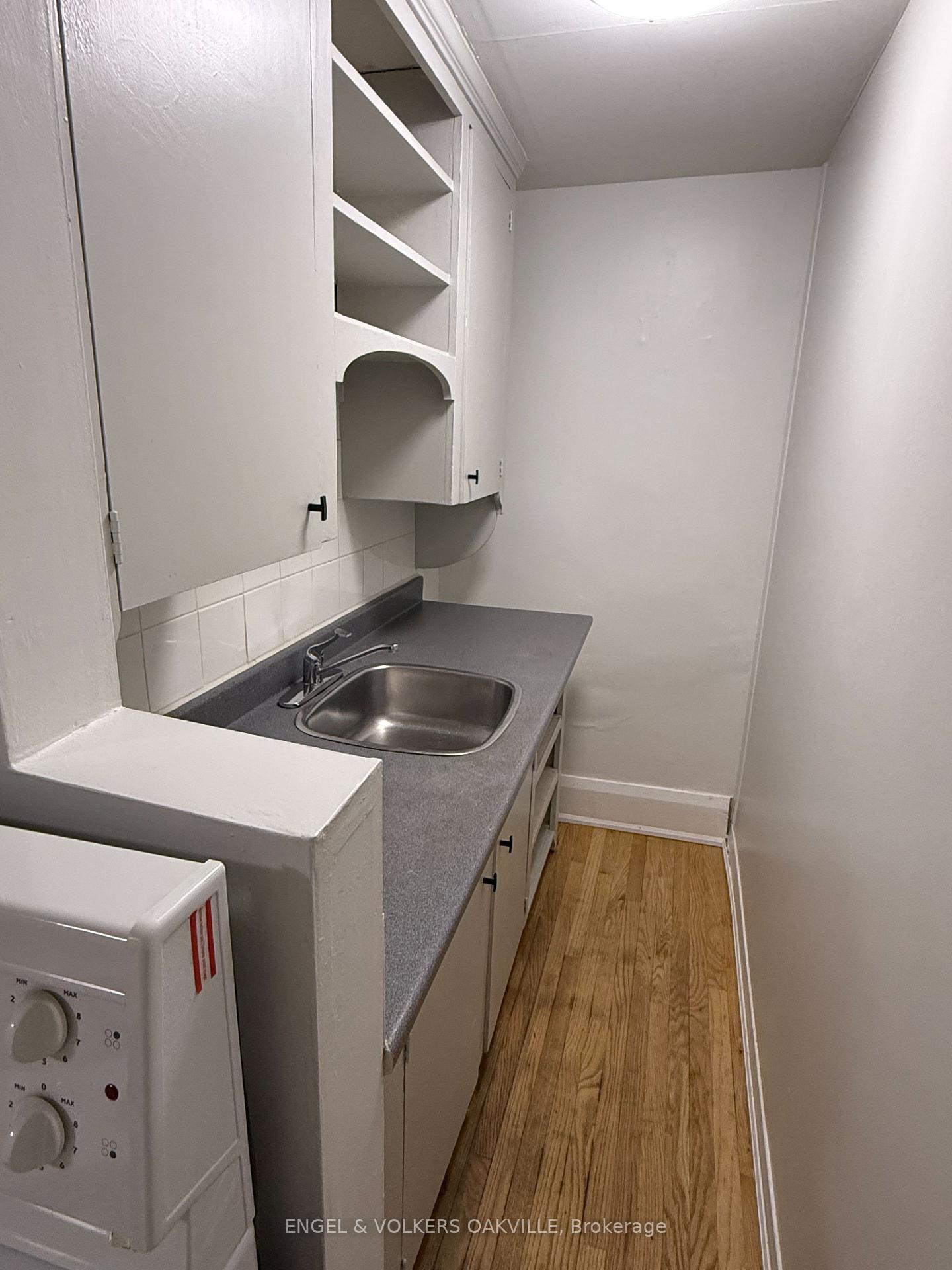 Photo 7 of Unit 2, 155 Lakeshore Road E, Oakville, Old Oakville — HOMEH
