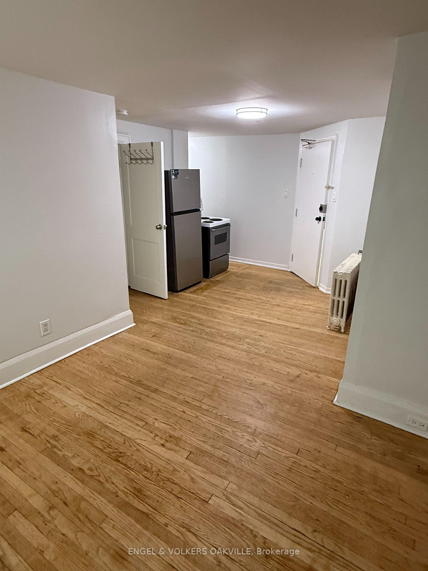 Photo 10 of Unit 2, 155 Lakeshore Road E, Oakville, Old Oakville — HOMEH