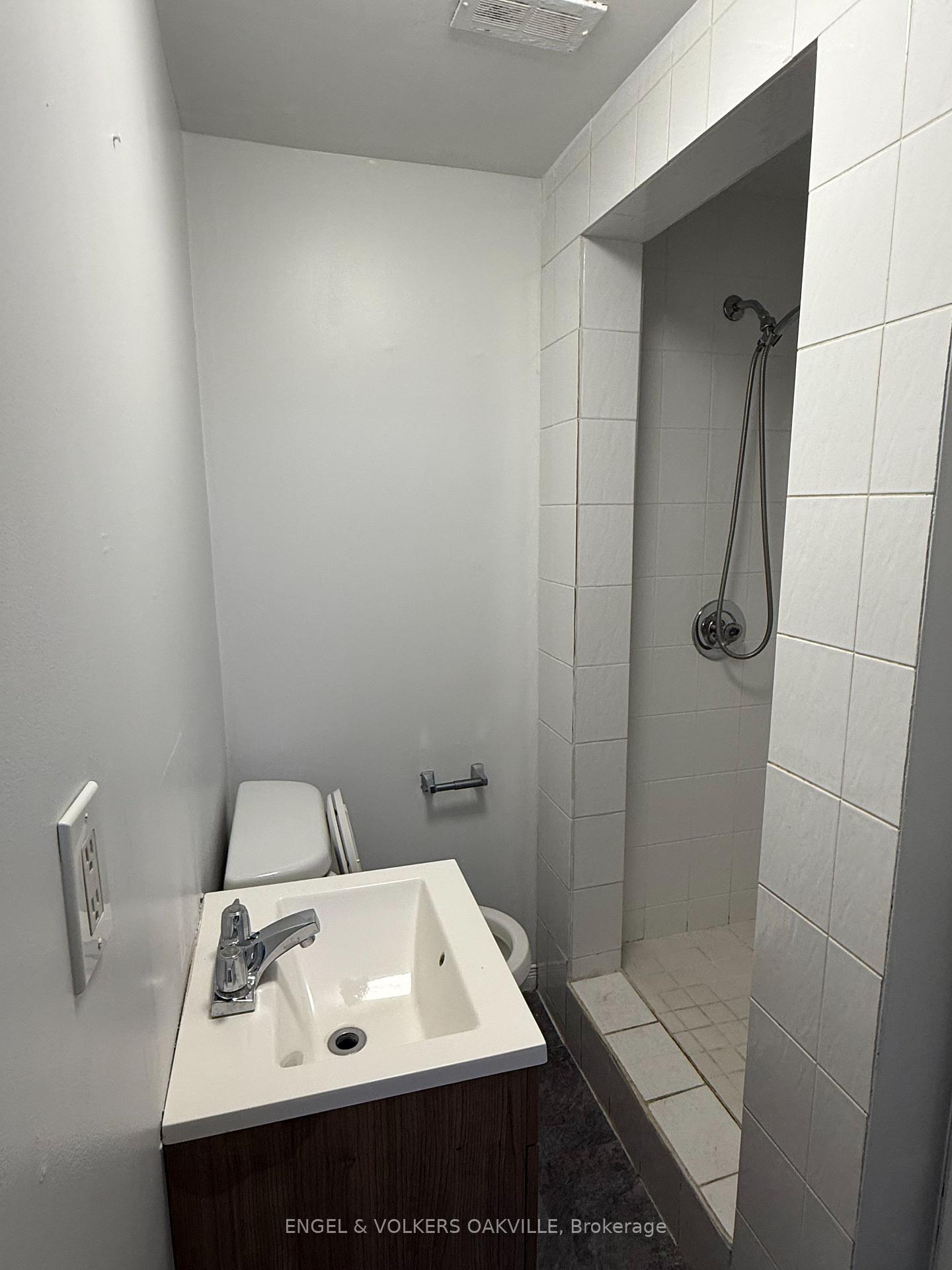 Photo 11 of Unit 2, 155 Lakeshore Road E, Oakville, Old Oakville — HOMEH