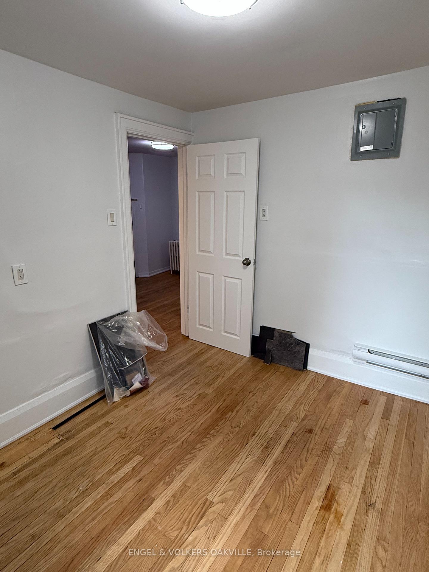 Photo 14 of Unit 2, 155 Lakeshore Road E, Oakville, Old Oakville — HOMEH