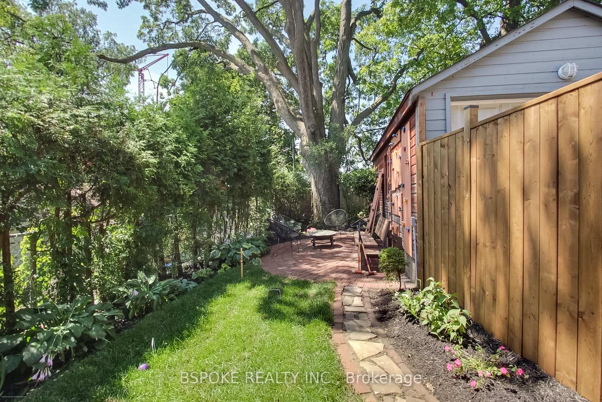 Photo 33 of 214 Gainsborough Road, Toronto, Woodbine Corridor — HOMEH