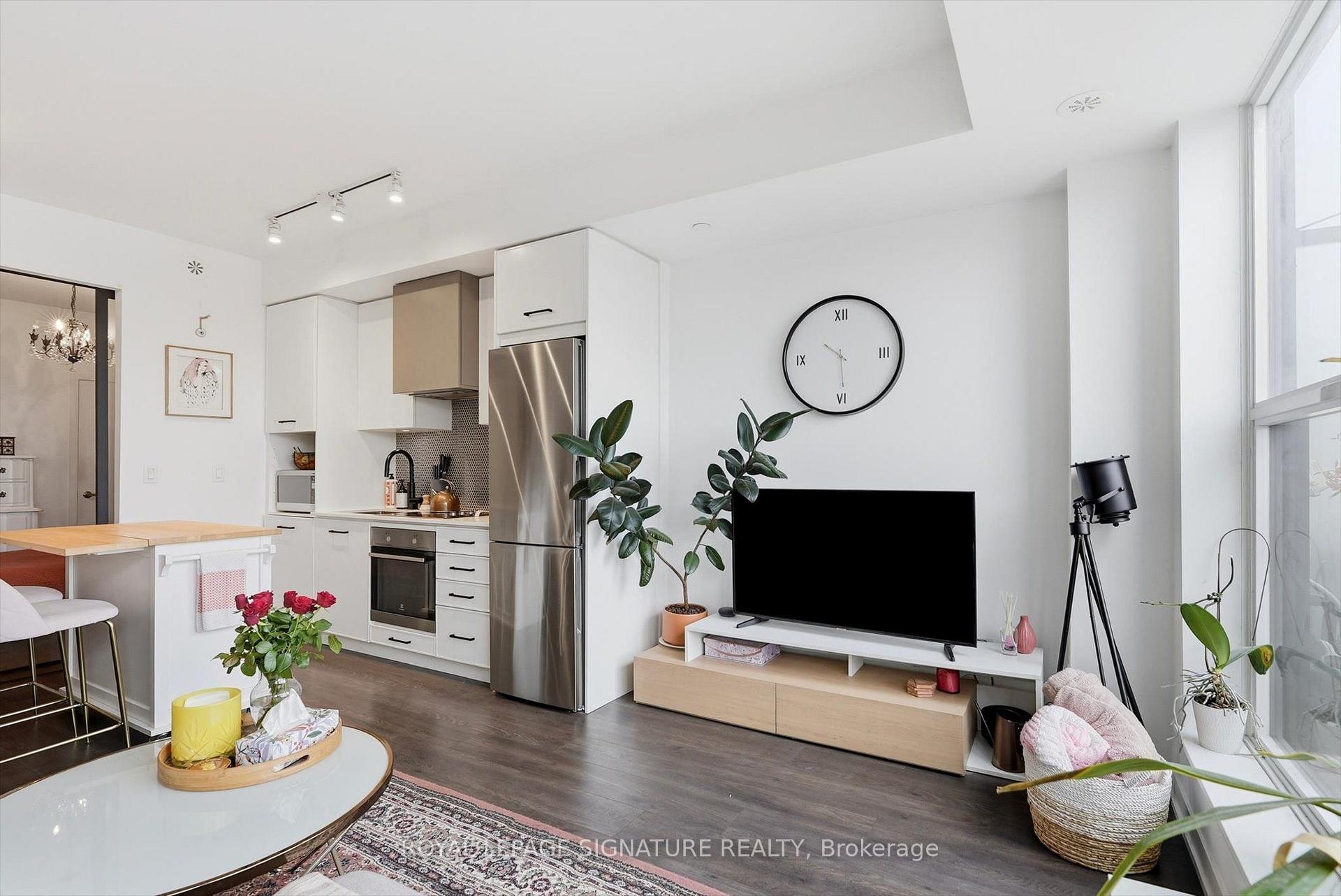 Photo 4 of Unit 503, 899 Queen Street E, Toronto, South Riverdale — HOMEH