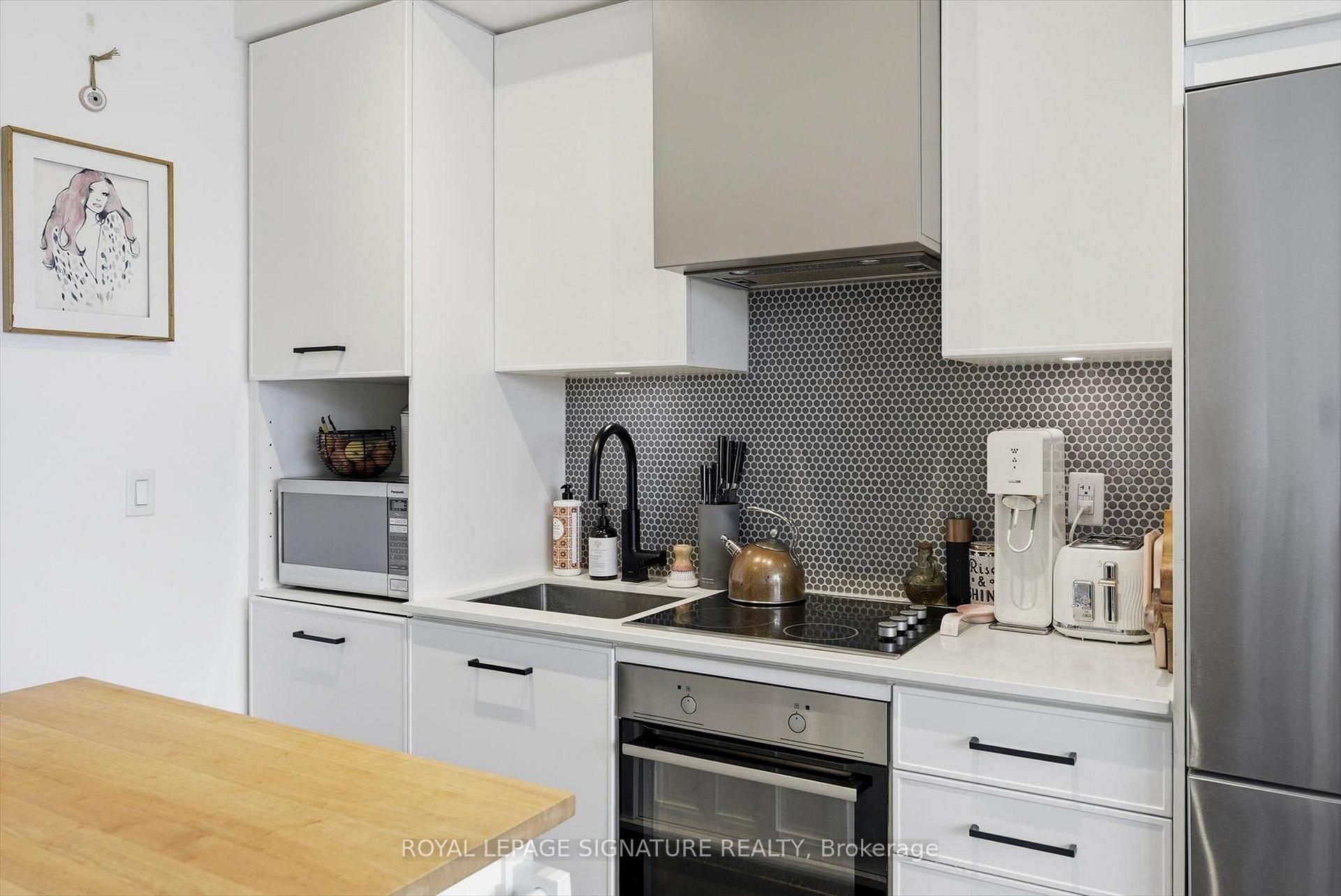 Photo 10 of Unit 503, 899 Queen Street E, Toronto, South Riverdale — HOMEH