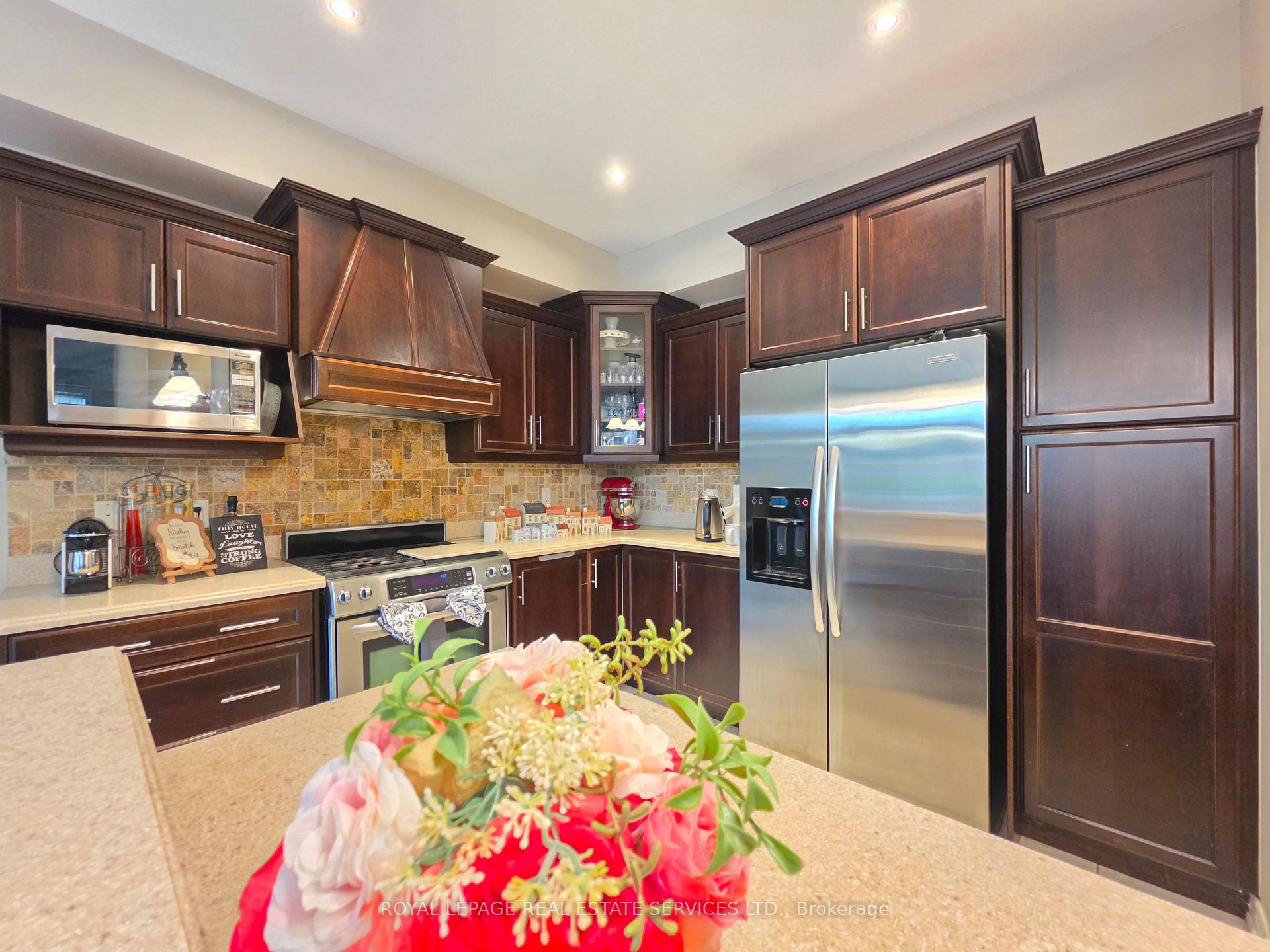 Photo 5 of 2488 Millstone Drive, Oakville, Westmount — HOMEH