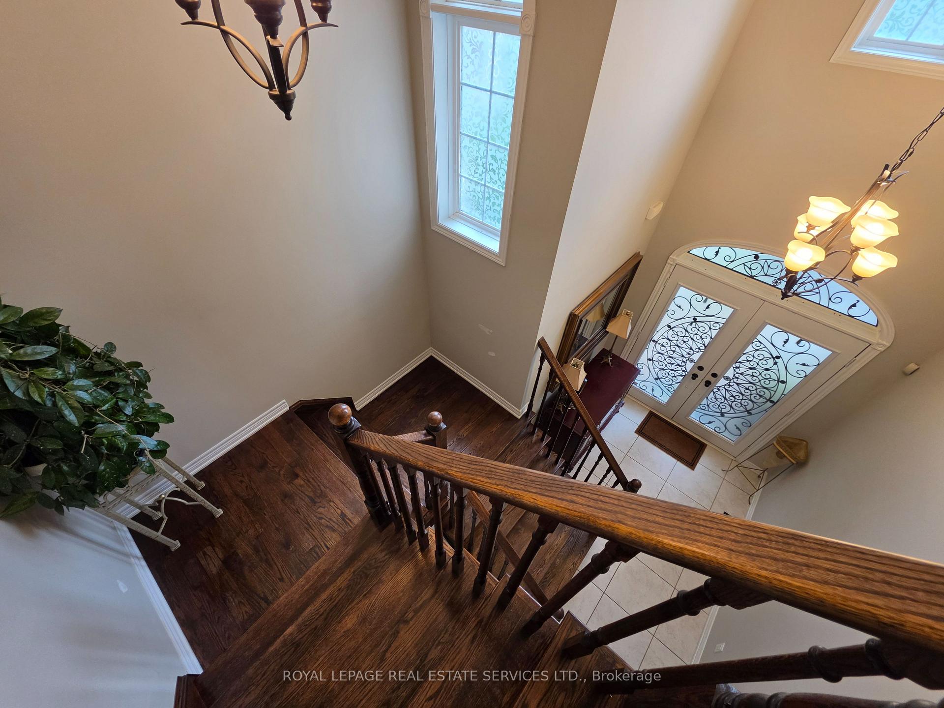Photo 8 of 2488 Millstone Drive, Oakville, Westmount — HOMEH