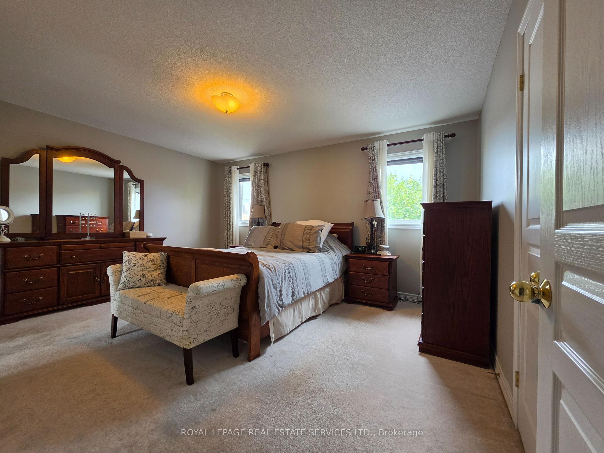Photo 9 of 2488 Millstone Drive, Oakville, Westmount — HOMEH