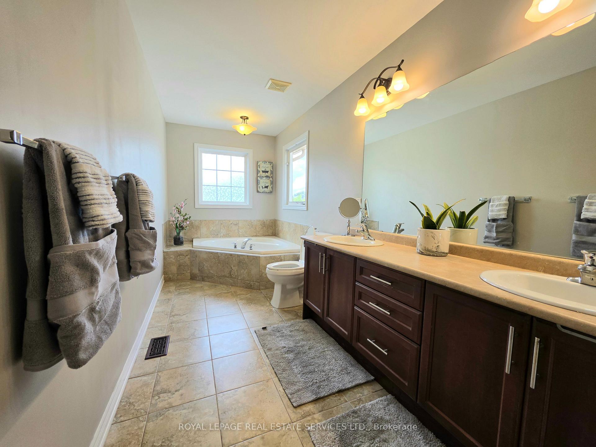 Photo 10 of 2488 Millstone Drive, Oakville, Westmount — HOMEH