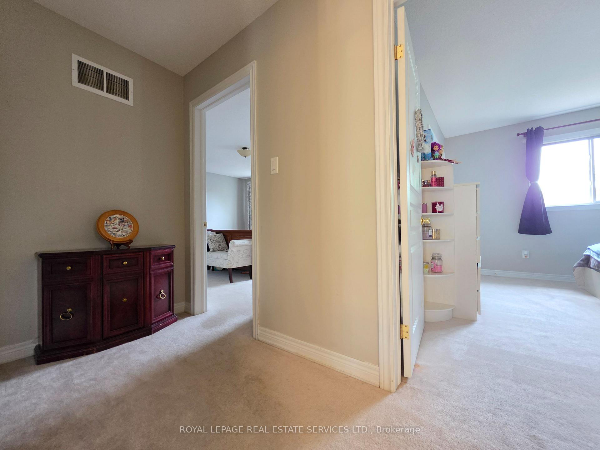 Photo 12 of 2488 Millstone Drive, Oakville, Westmount — HOMEH