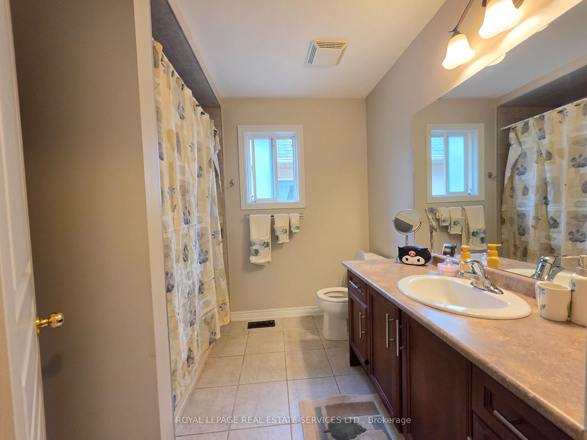 Photo 15 of 2488 Millstone Drive, Oakville, Westmount — HOMEH