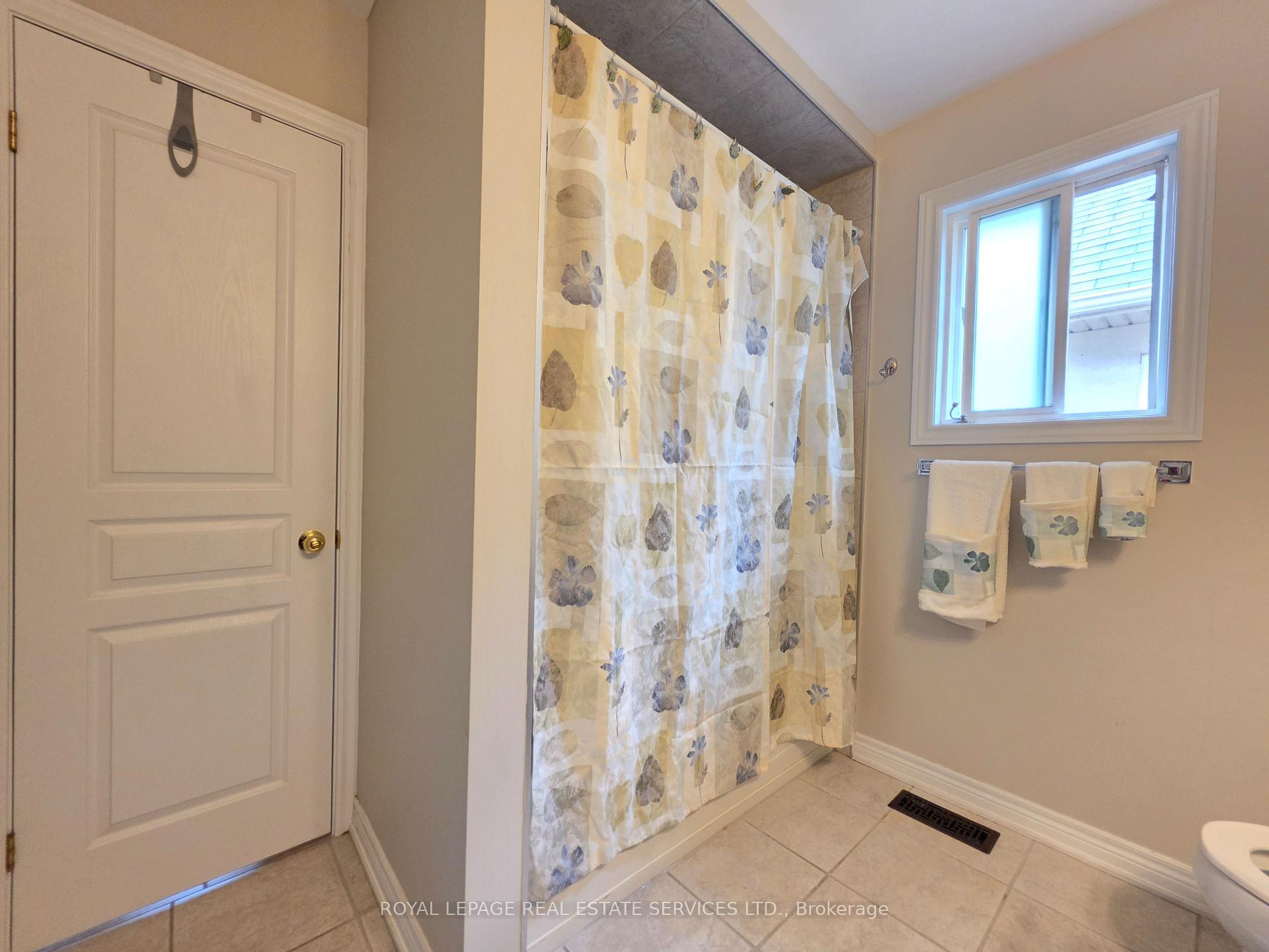Photo 16 of 2488 Millstone Drive, Oakville, Westmount — HOMEH