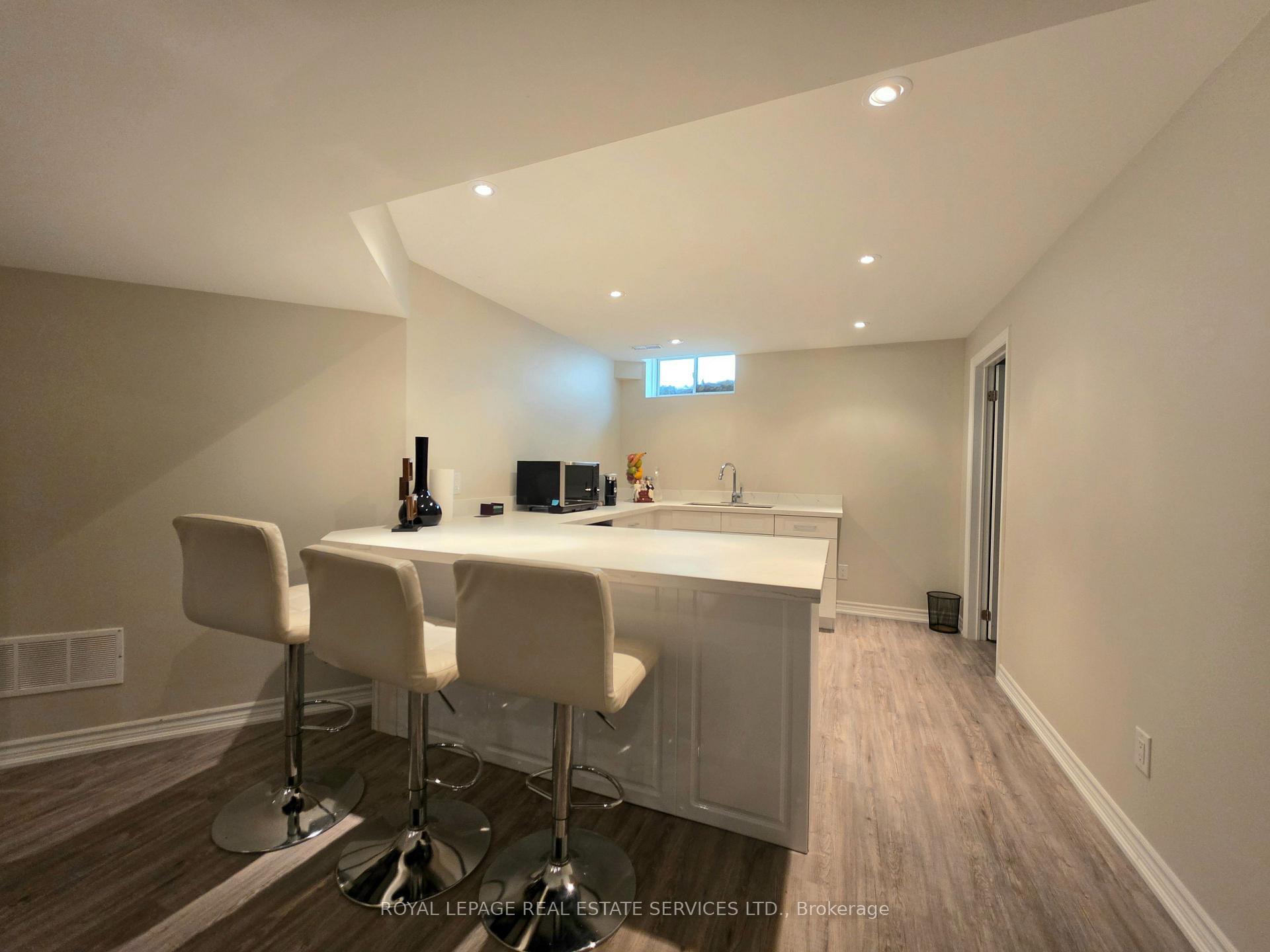 Photo 17 of 2488 Millstone Drive, Oakville, Westmount — HOMEH