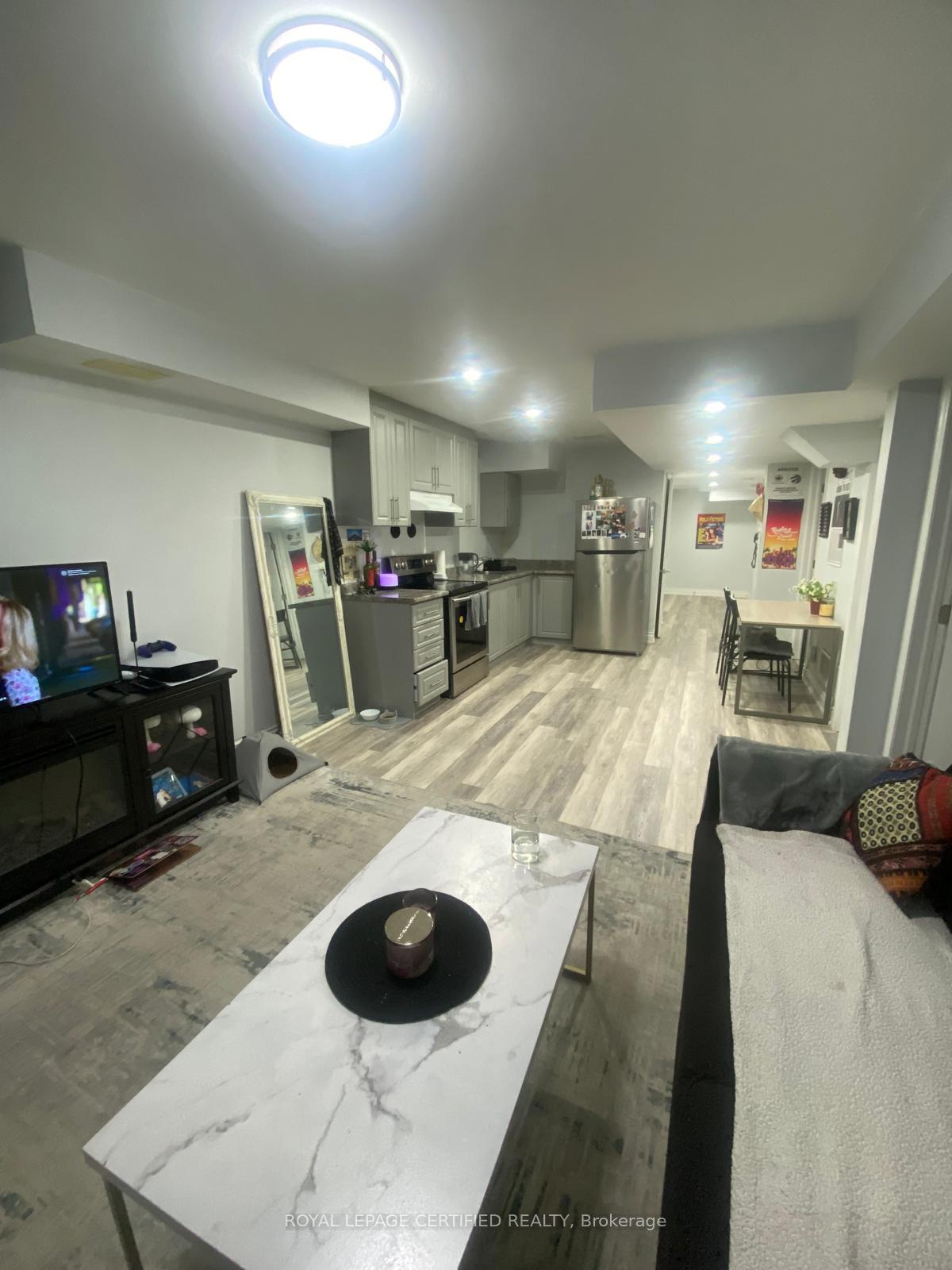 Photo 4 of 33 Truro Circle, Brampton, Northwest Brampton — HOMEH