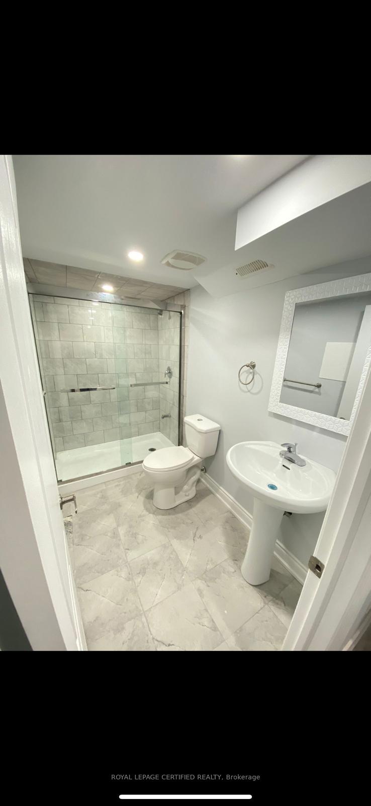 Photo 8 of 33 Truro Circle, Brampton, Northwest Brampton — HOMEH
