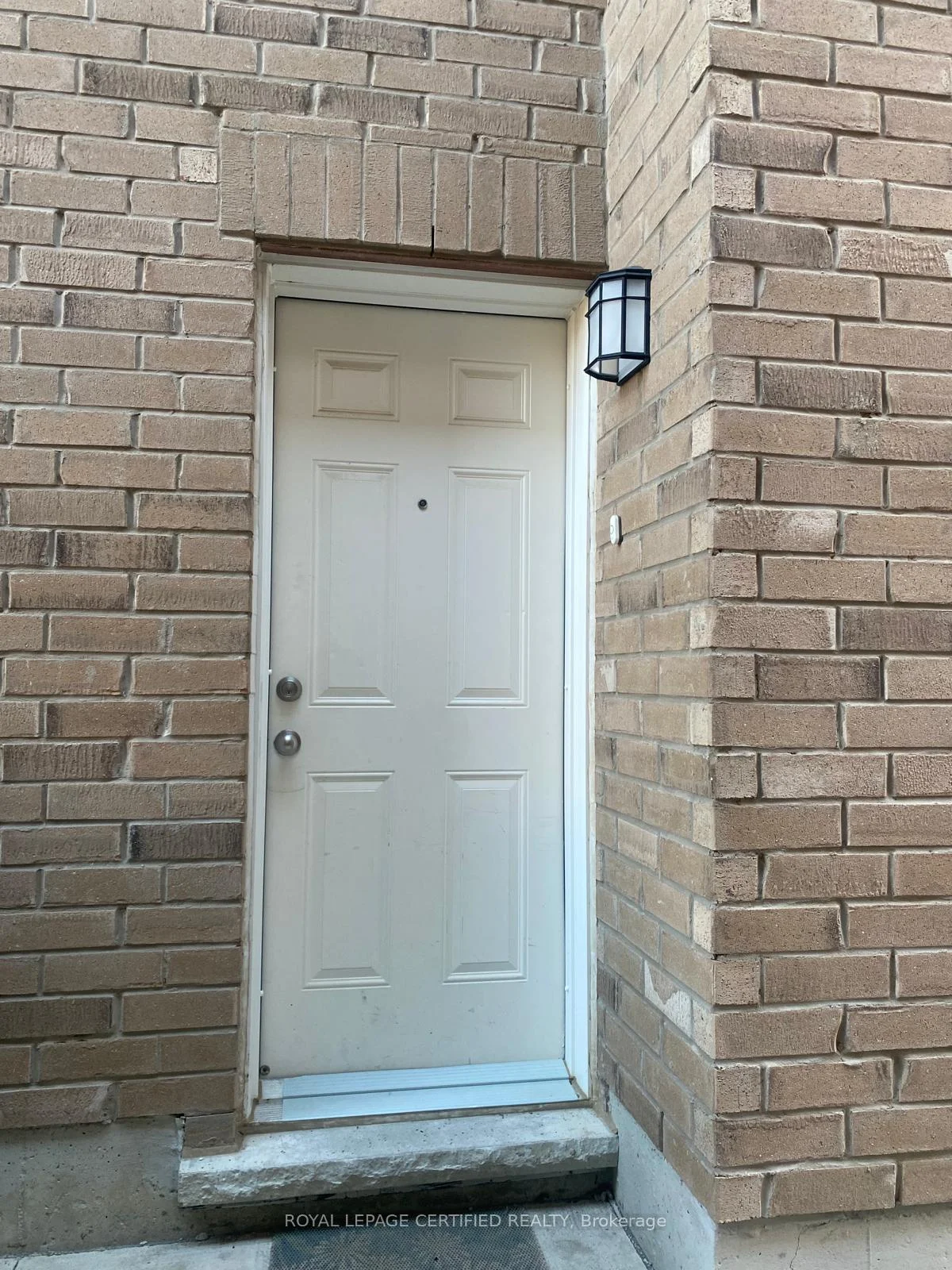 Photo 11 of 33 Truro Circle, Brampton, Northwest Brampton — HOMEH