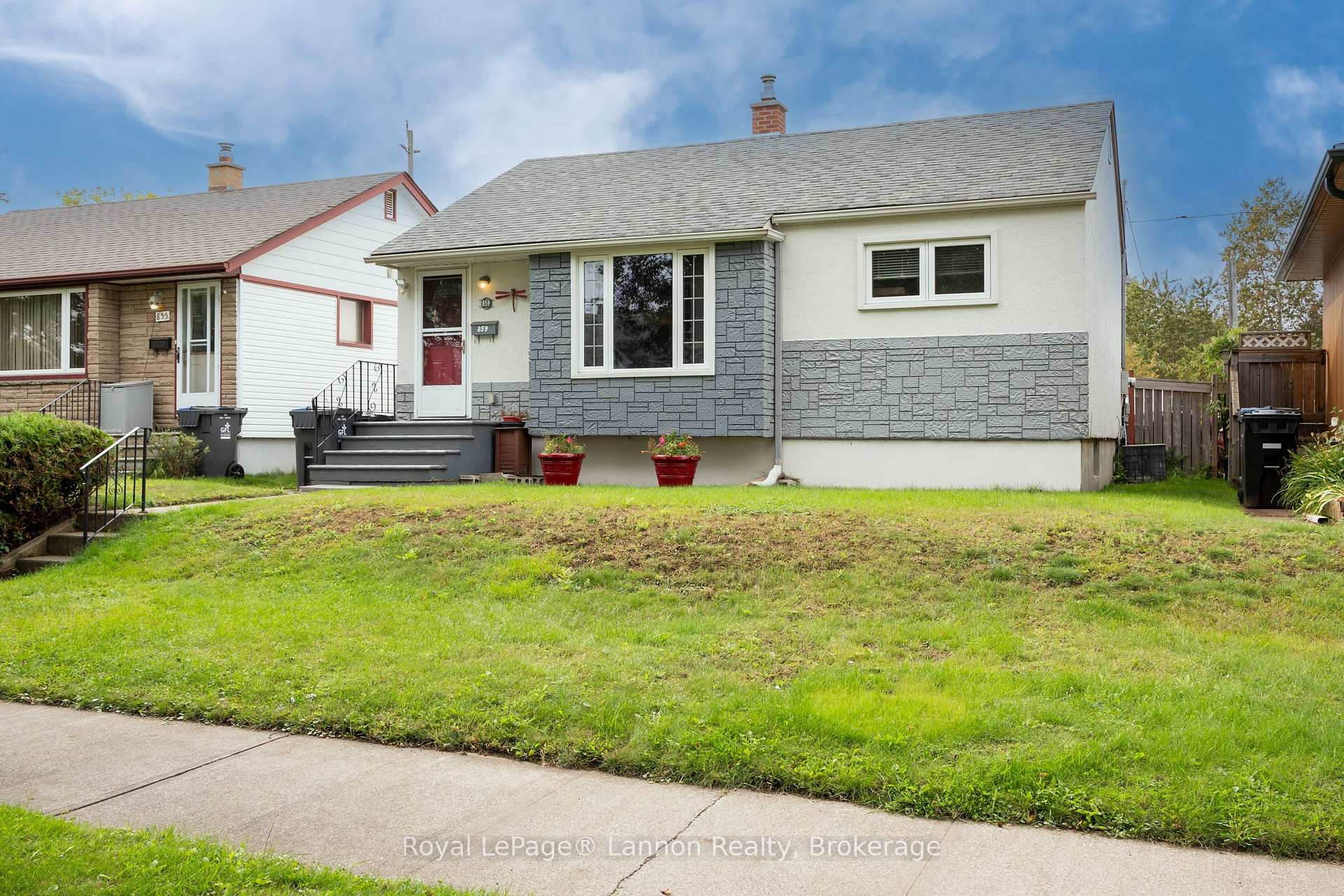 Photo 2 of 859 Syndicate Avenue N, Thunder Bay, McKeller Park — HOMEH