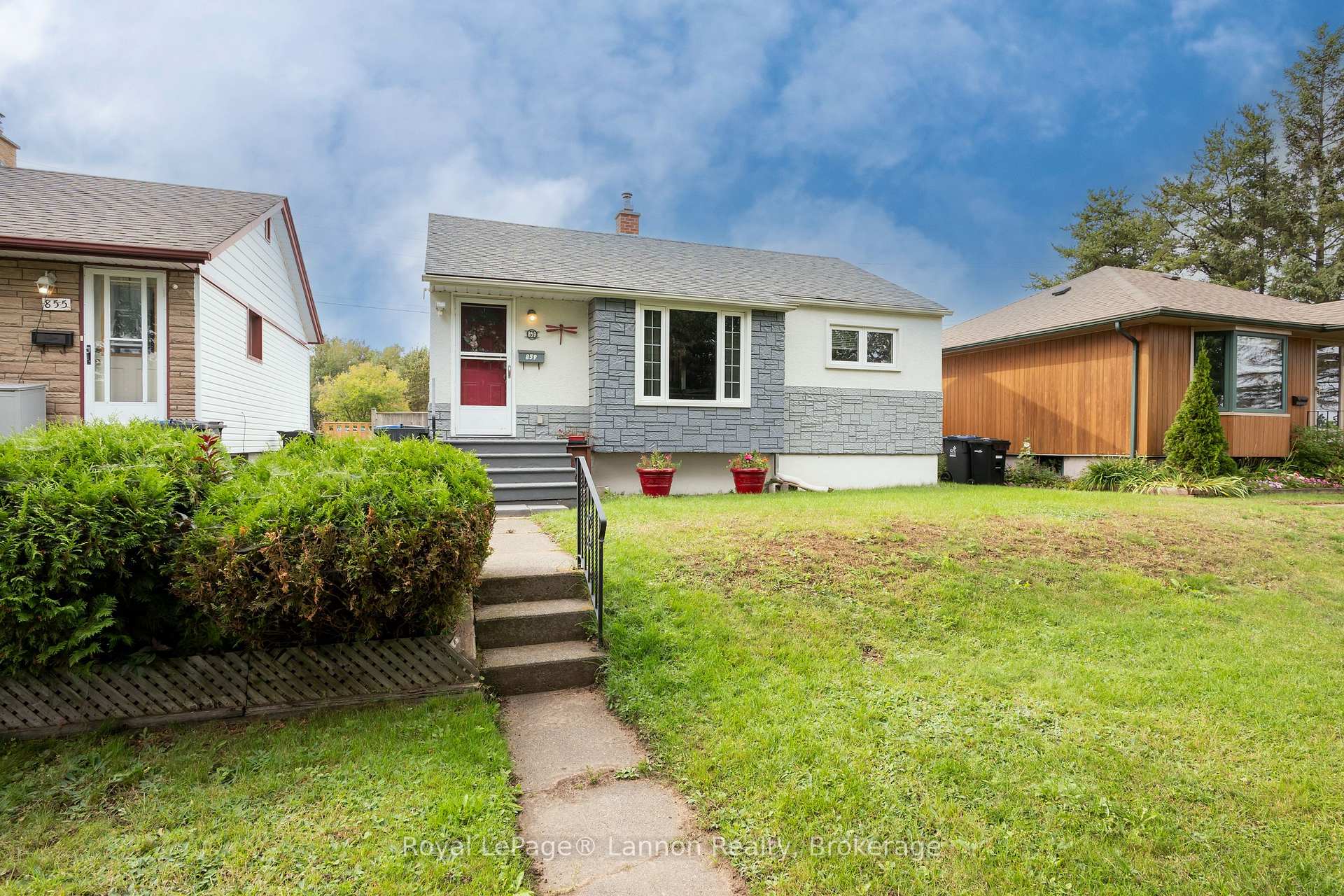 Photo 3 of 859 Syndicate Avenue N, Thunder Bay, McKeller Park — HOMEH