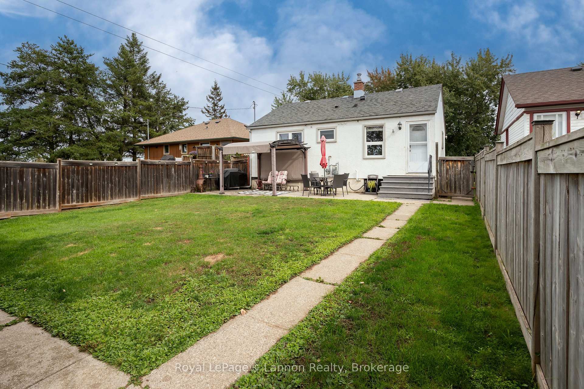 Photo 6 of 859 Syndicate Avenue N, Thunder Bay, McKeller Park — HOMEH