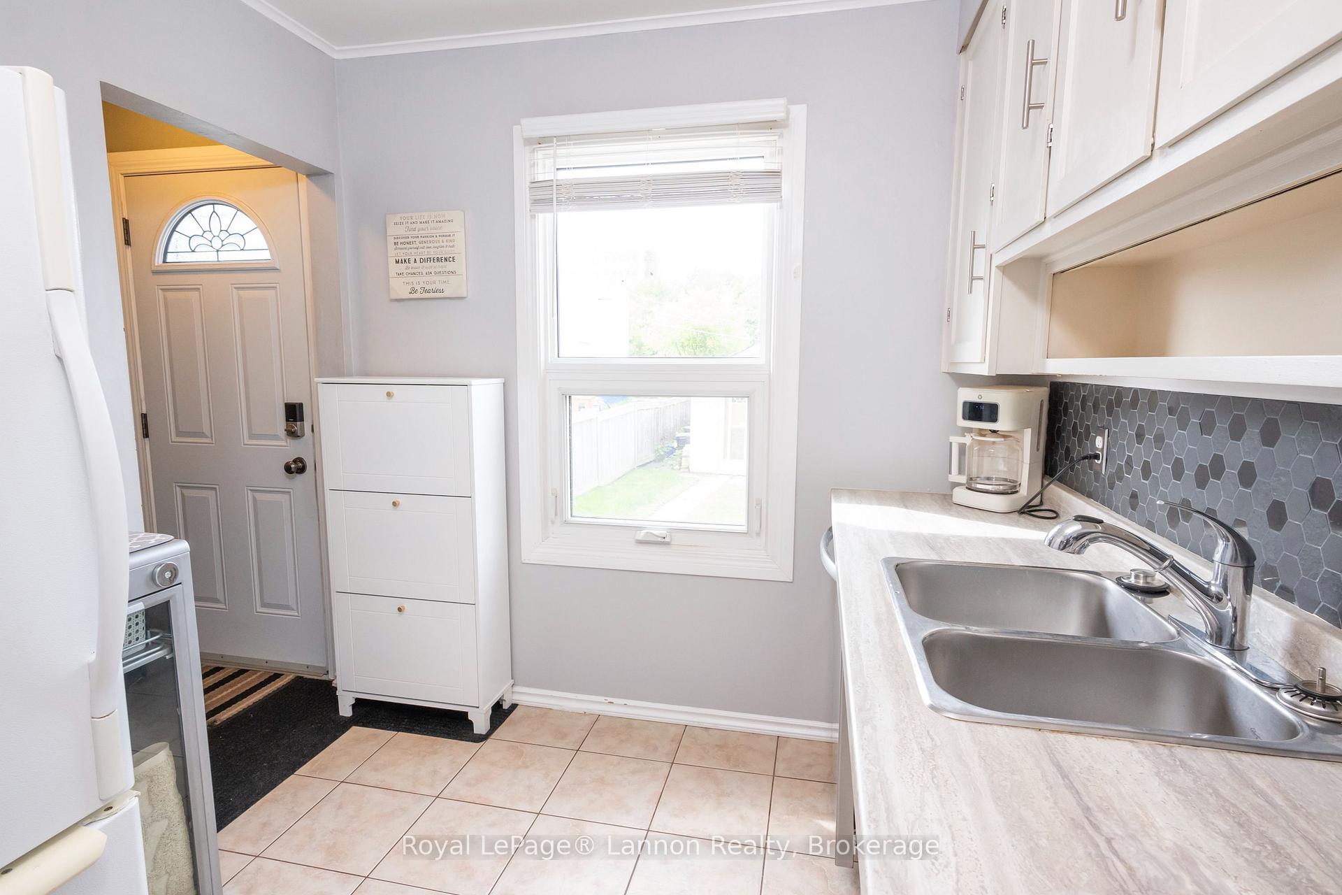 Photo 23 of 859 Syndicate Avenue N, Thunder Bay, McKeller Park — HOMEH