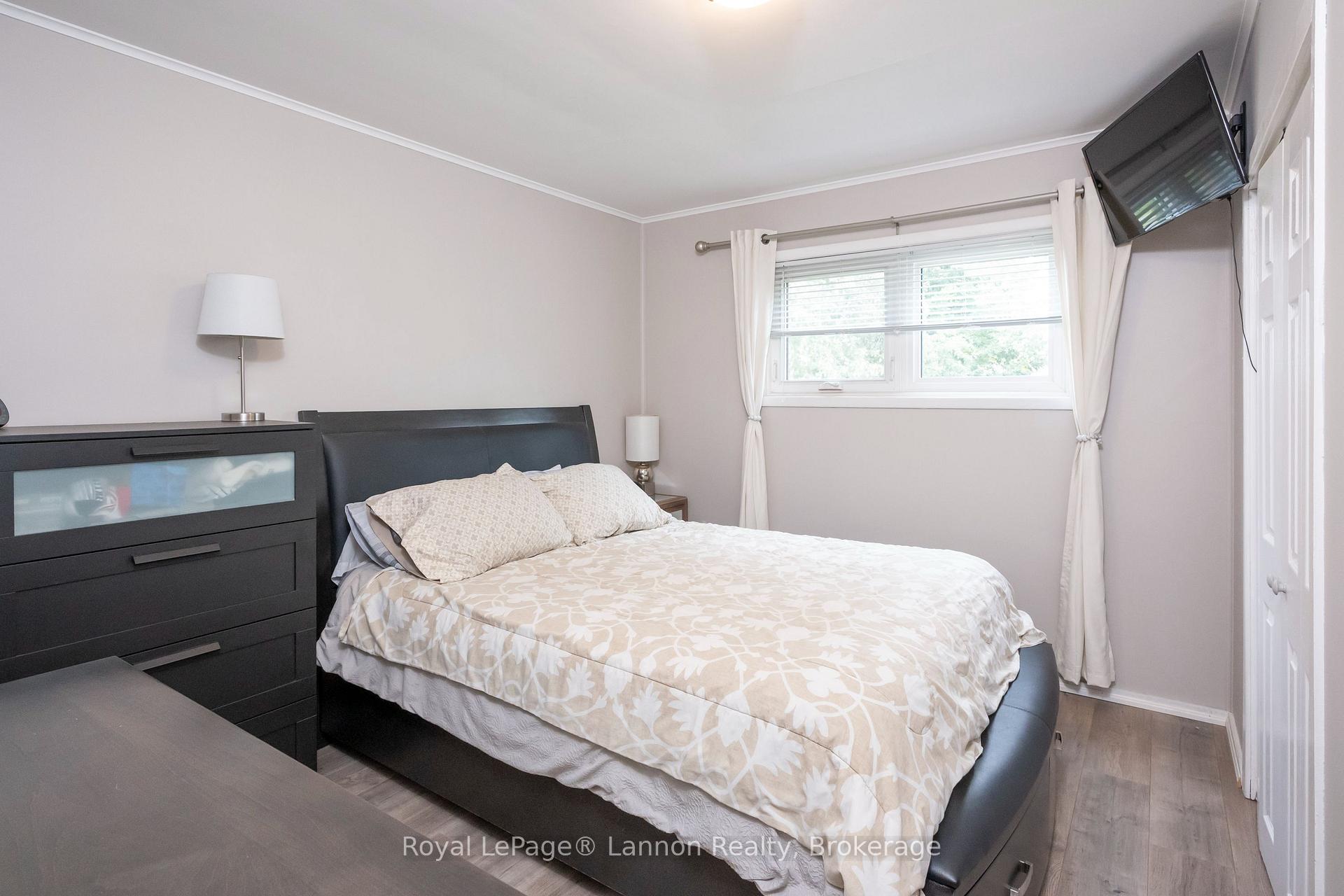 Photo 26 of 859 Syndicate Avenue N, Thunder Bay, McKeller Park — HOMEH