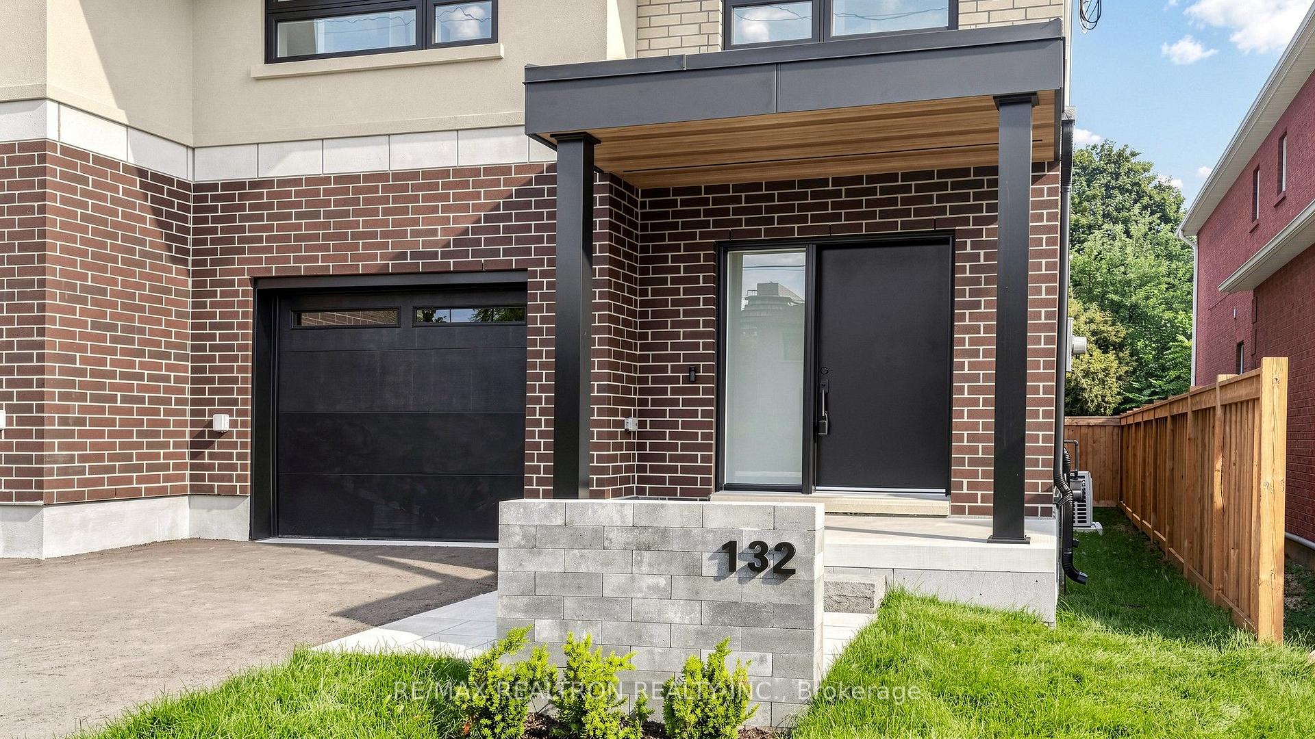 Photo 3 of 132 Dunbar Road, Mississauga, Cooksville — HOMEH