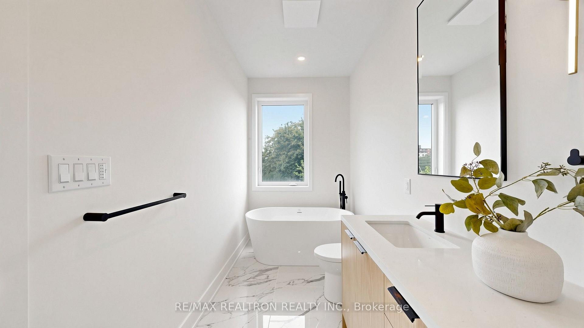 Photo 64 of 132 Dunbar Road, Mississauga, Cooksville — HOMEH