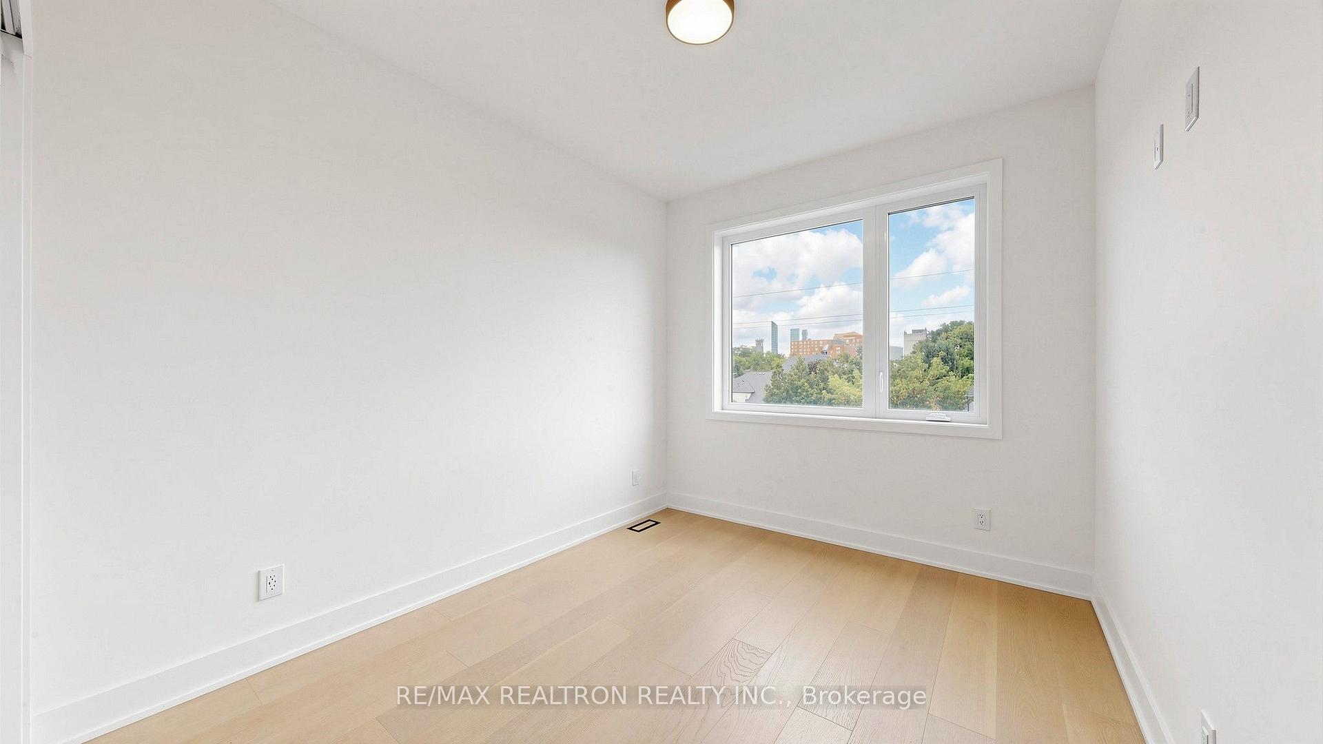 Photo 75 of 132 Dunbar Road, Mississauga, Cooksville — HOMEH