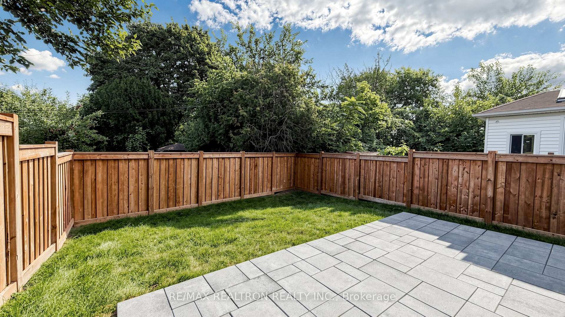 Photo 92 of 132 Dunbar Road, Mississauga, Cooksville — HOMEH