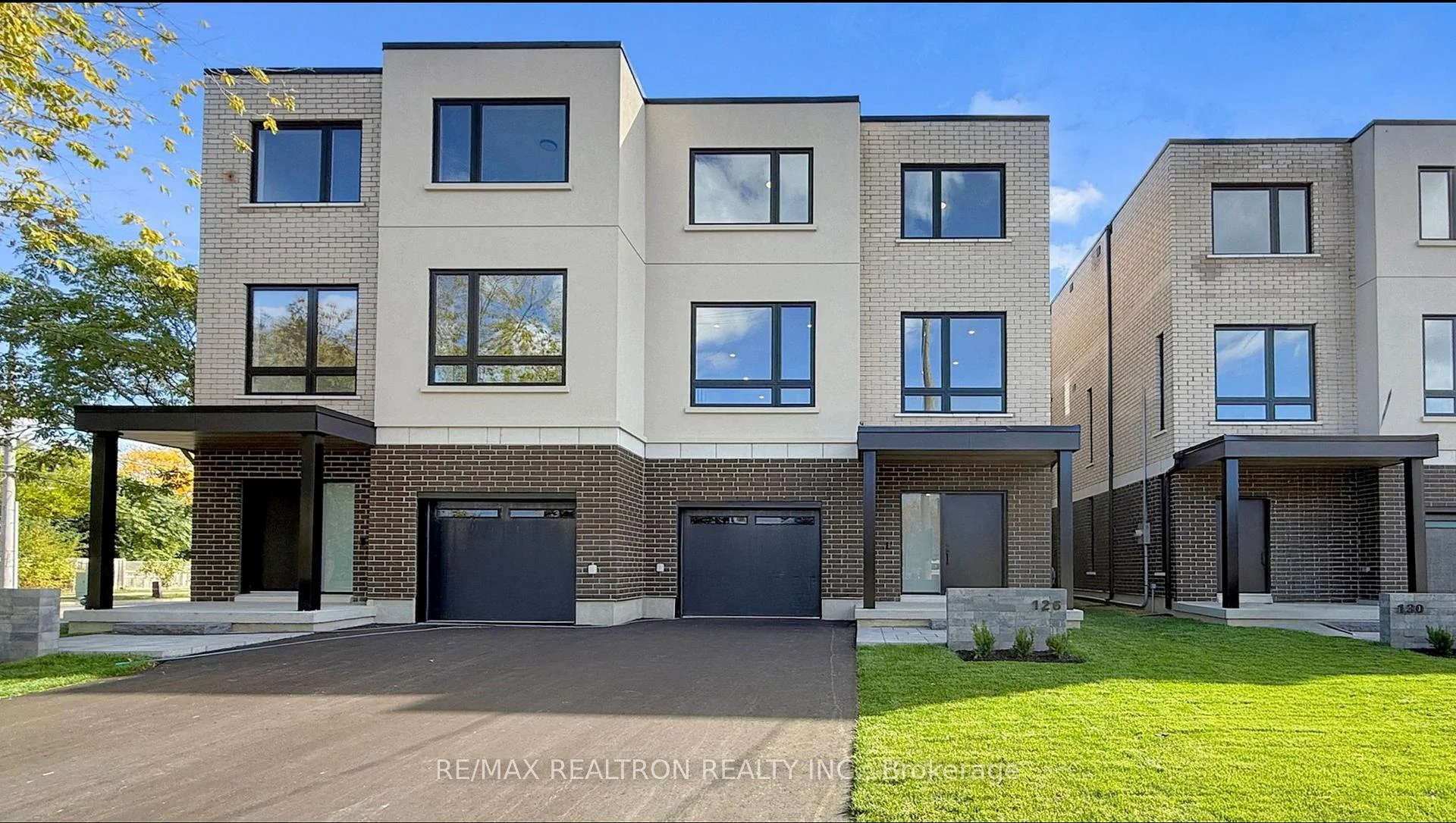 Photo 2 of 132 Dunbar Road, Mississauga, Cooksville — HOMEH