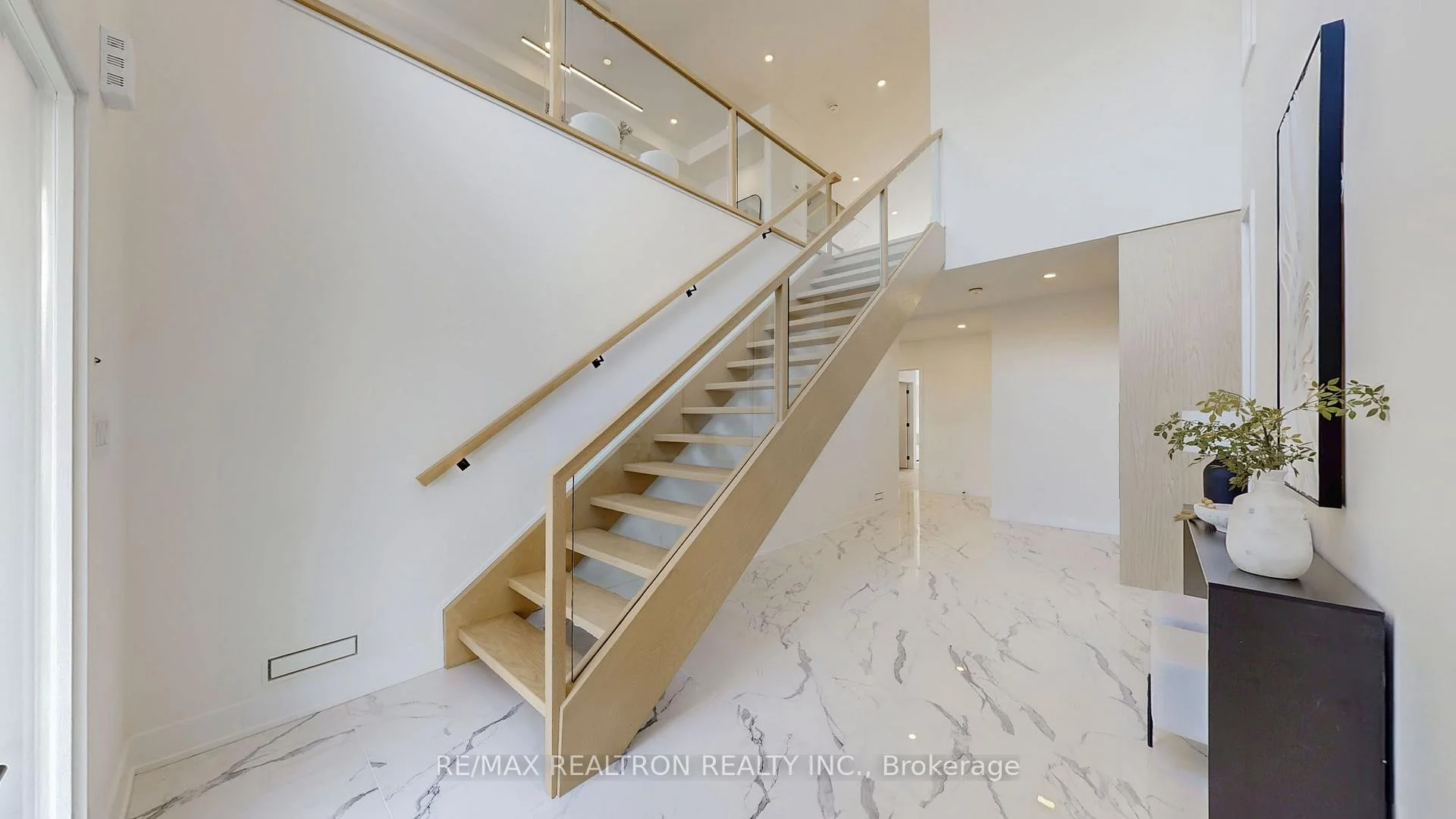 Photo 33 of 132 Dunbar Road, Mississauga, Cooksville — HOMEH