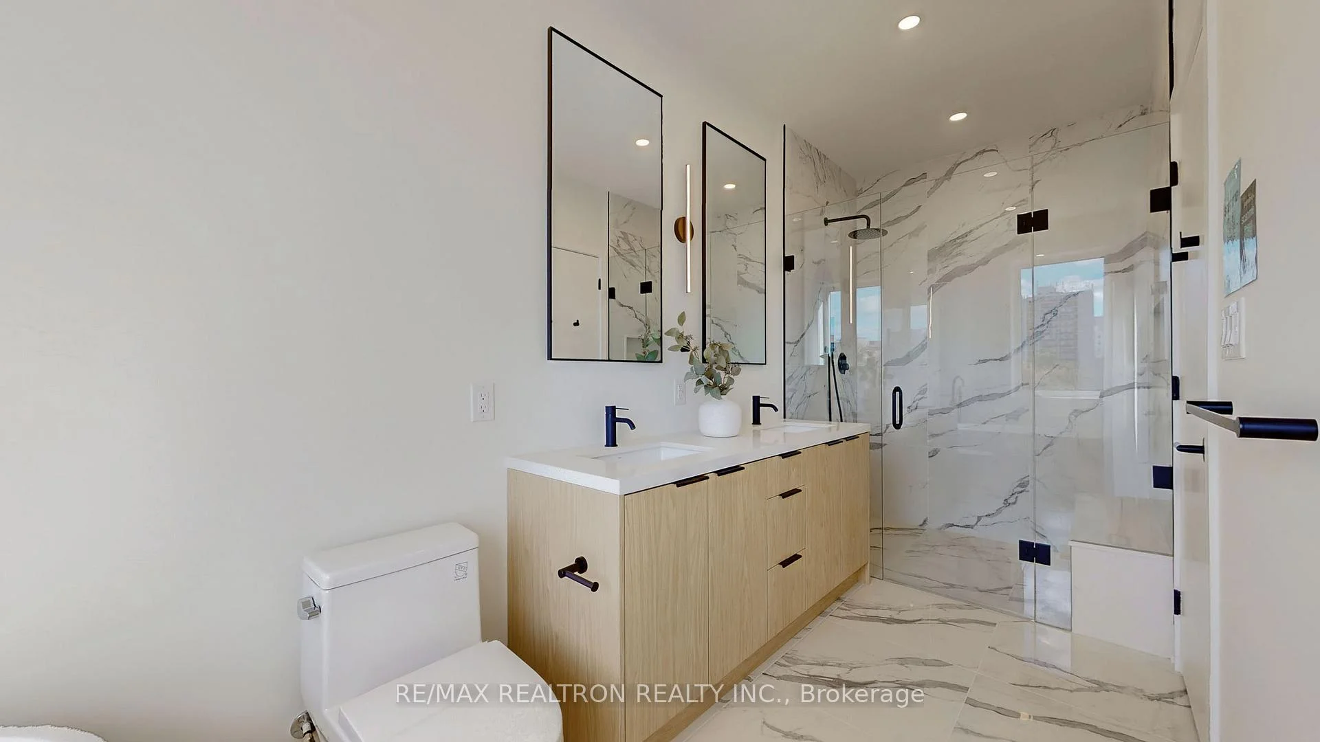 Photo 39 of 132 Dunbar Road, Mississauga, Cooksville — HOMEH