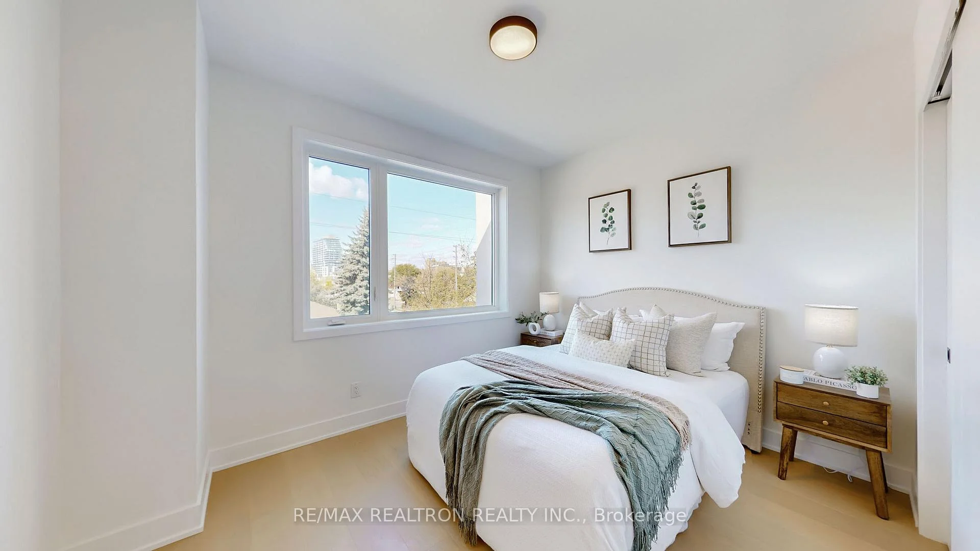 Photo 43 of 132 Dunbar Road, Mississauga, Cooksville — HOMEH
