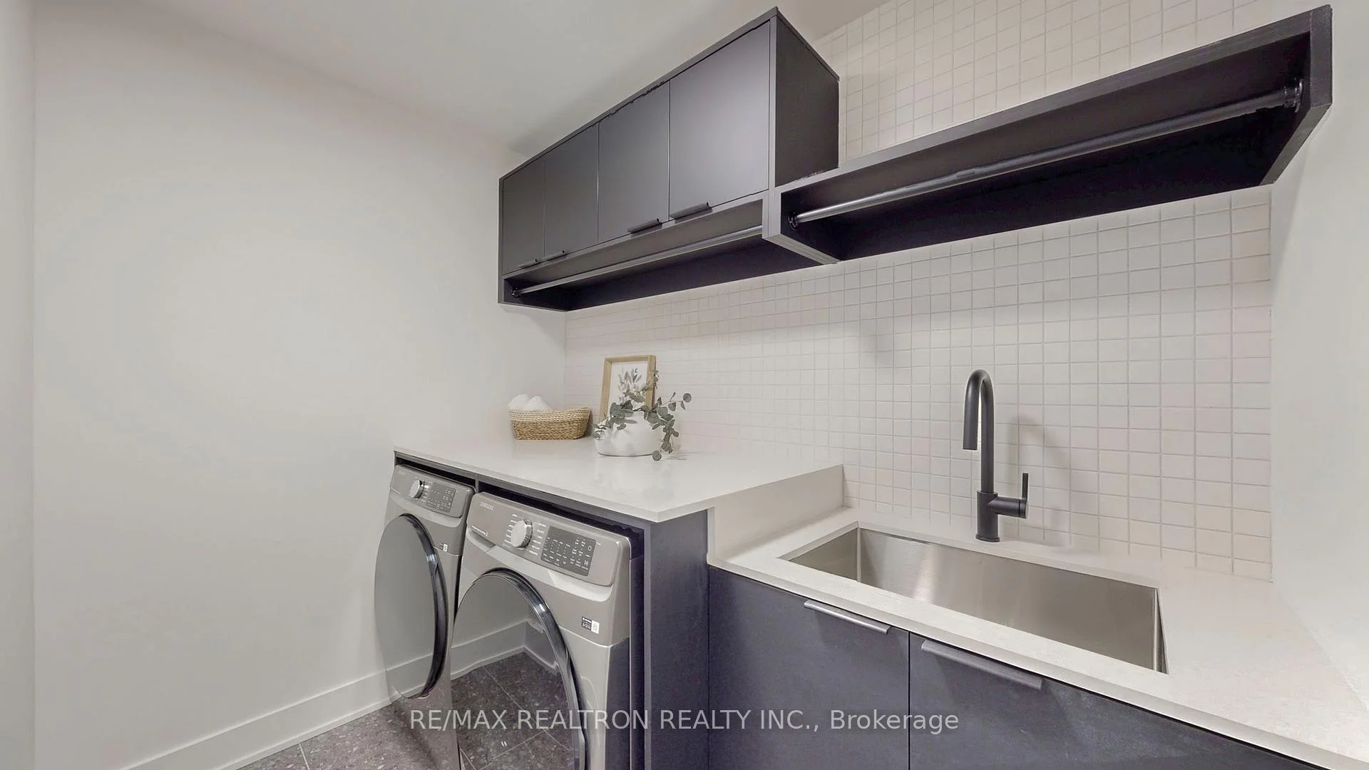 Photo 55 of 132 Dunbar Road, Mississauga, Cooksville — HOMEH