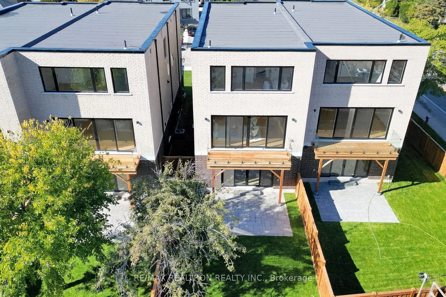 Photo 100 of 132 Dunbar Road, Mississauga, Cooksville — HOMEH