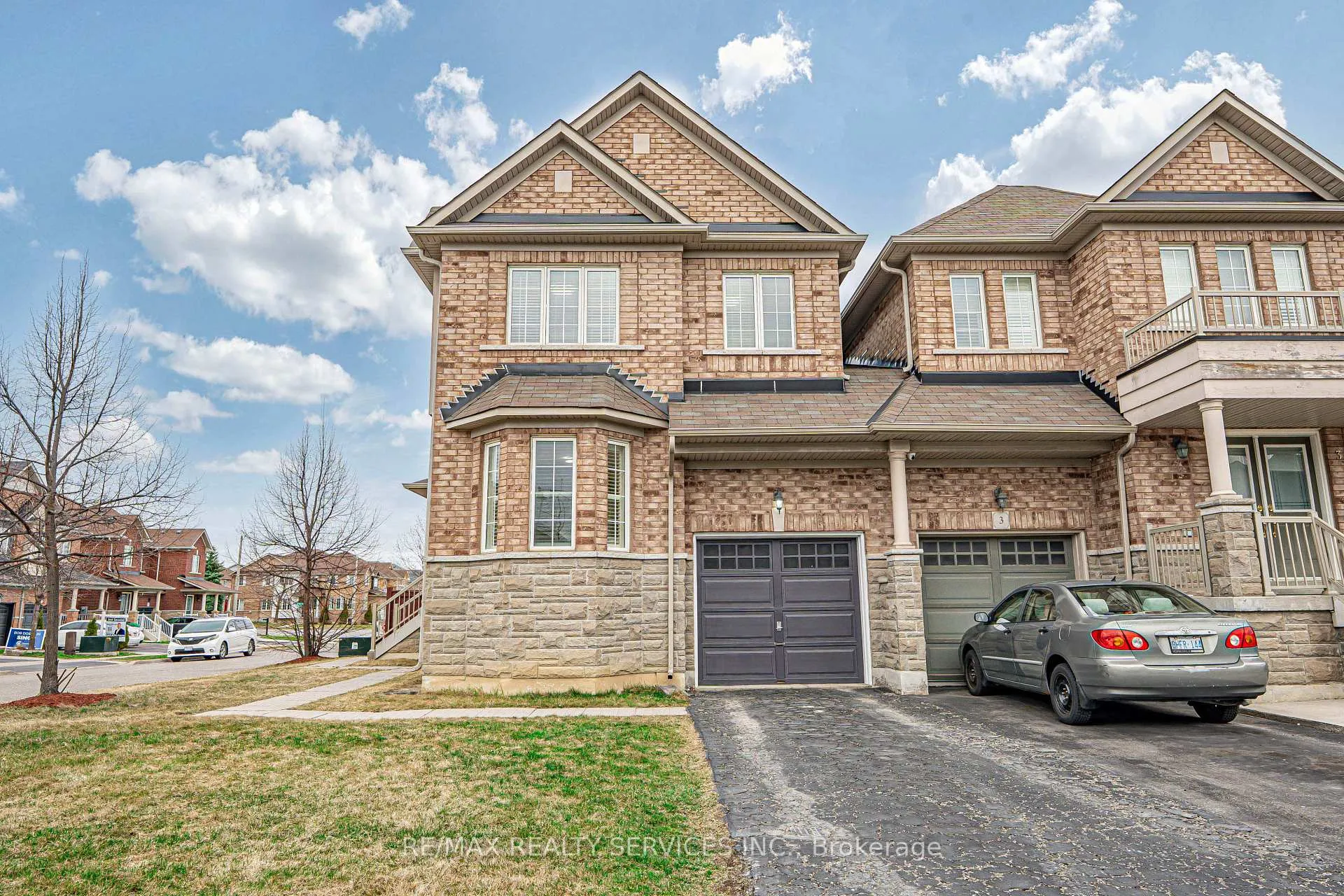 Photo 1 of 9 Delport Close, Brampton, Bram East — HOMEH